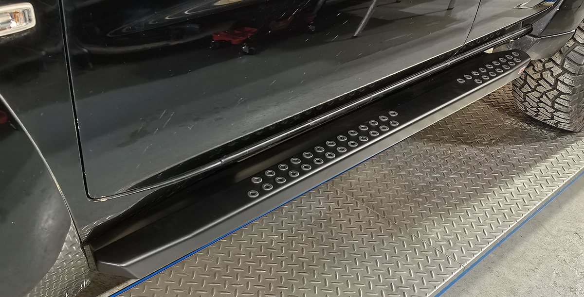 картинка Пороги Nissan Patrol Y61 2004+ (MКПП) РИФ силовые