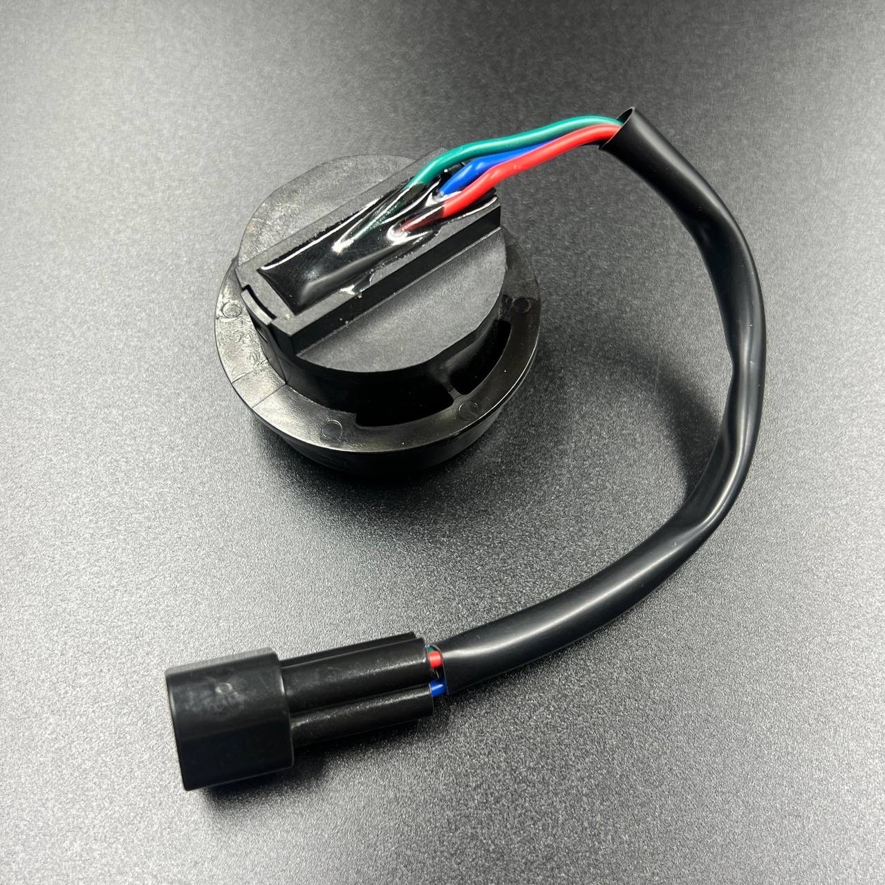 картинка Кнопка гидроподъема в поддон Yamaha 40-50, F15-115 (PWB)