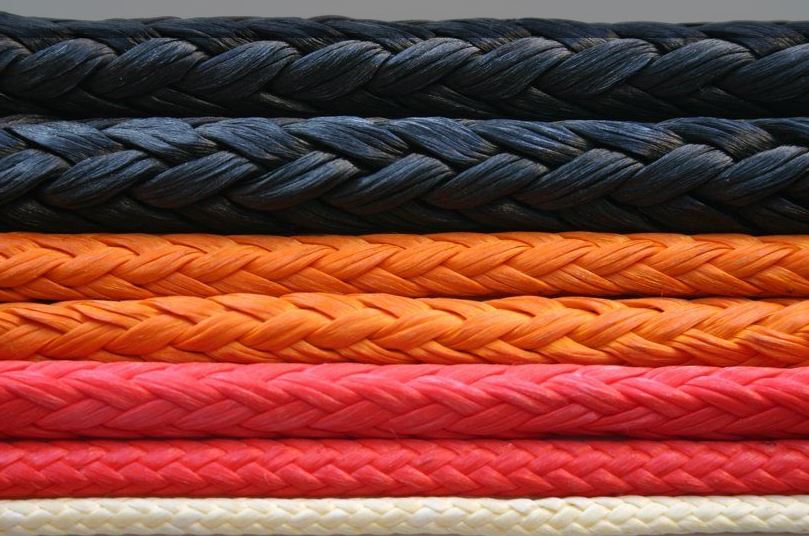 картинка Трос APERVID120PU-PROFI из сверхвысокомолекулярного полиэтилена с полиуретановой пропиткой, диаметр 20 мм, максимальная разрывная нагрузка 330 кН