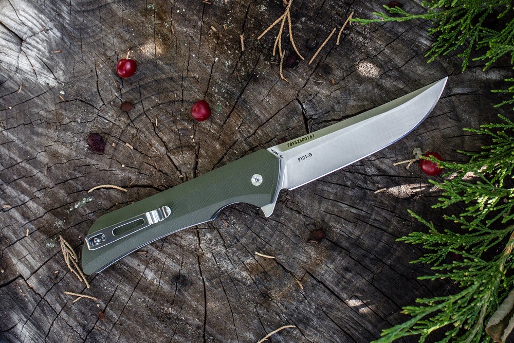 картинка Нож Ruike Hussar P121 зеленый