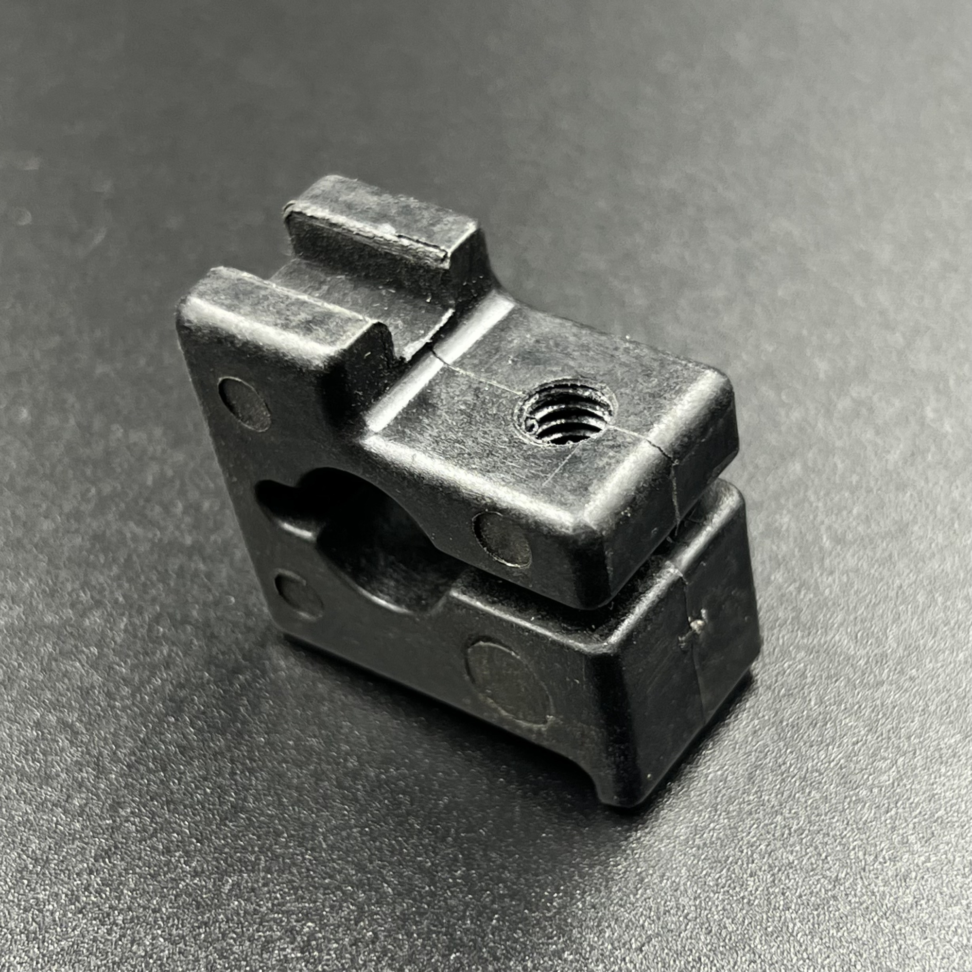 картинка Фикстатор тяги румпеля Yamaha 6-40; F2-25 (PREMARINE)