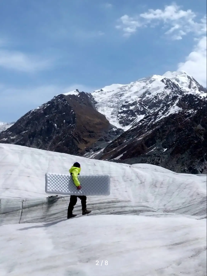 картинка Коврик надувной Naturehike 196х64х12 см, серебристый карбон