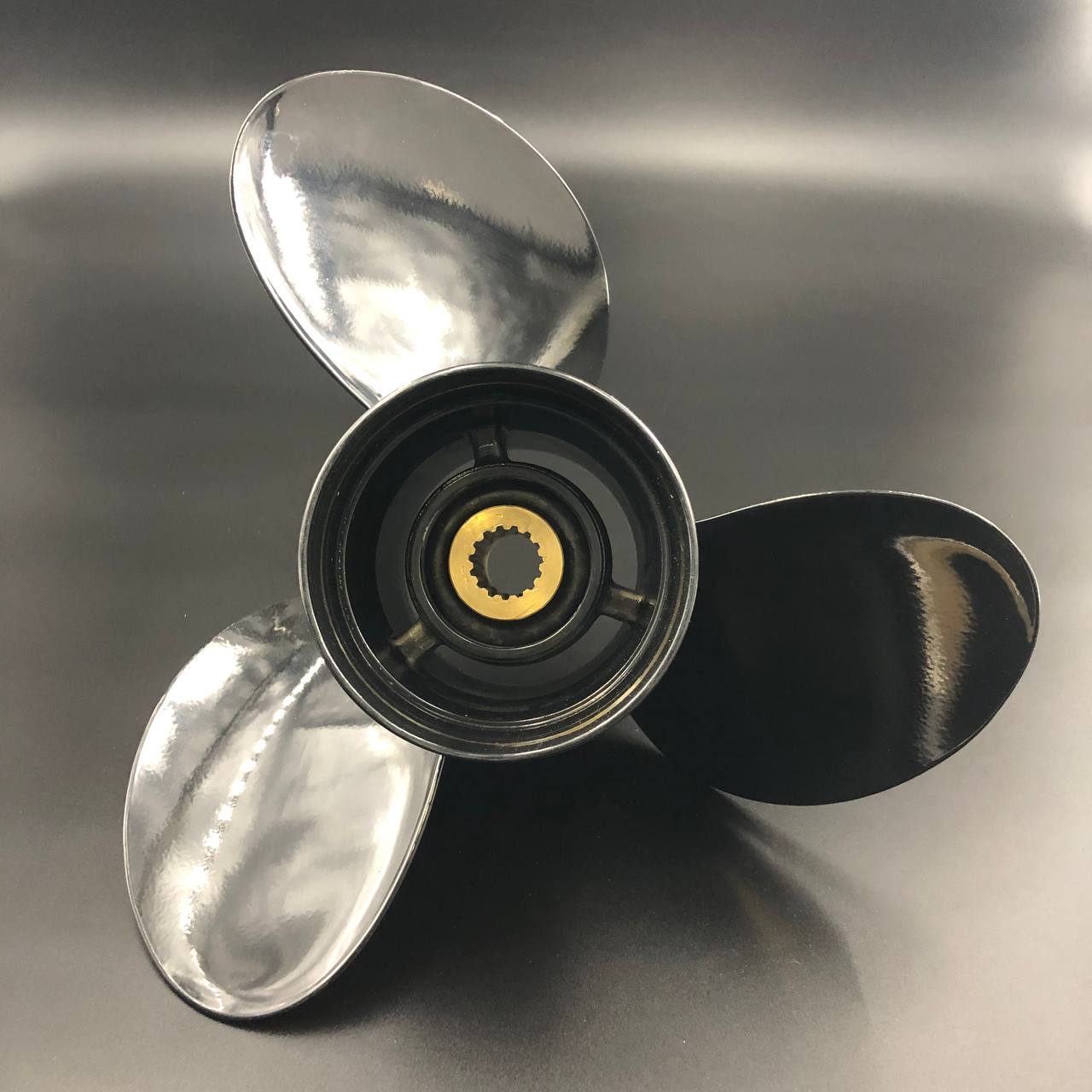 картинка Гребной винт Suzuki DF150-DF300 Megara (3x14x23) (Polastorm)