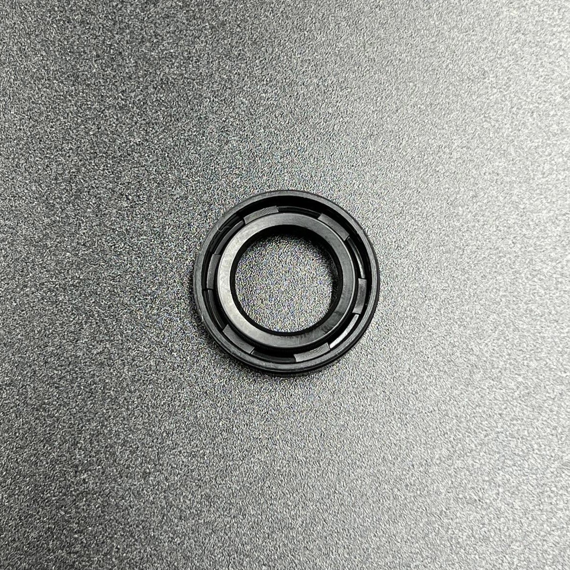 картинка Сальник вала переключения КПП Yamaha VK540 (15x25x5)(93102-15212-00) (KINETIX)