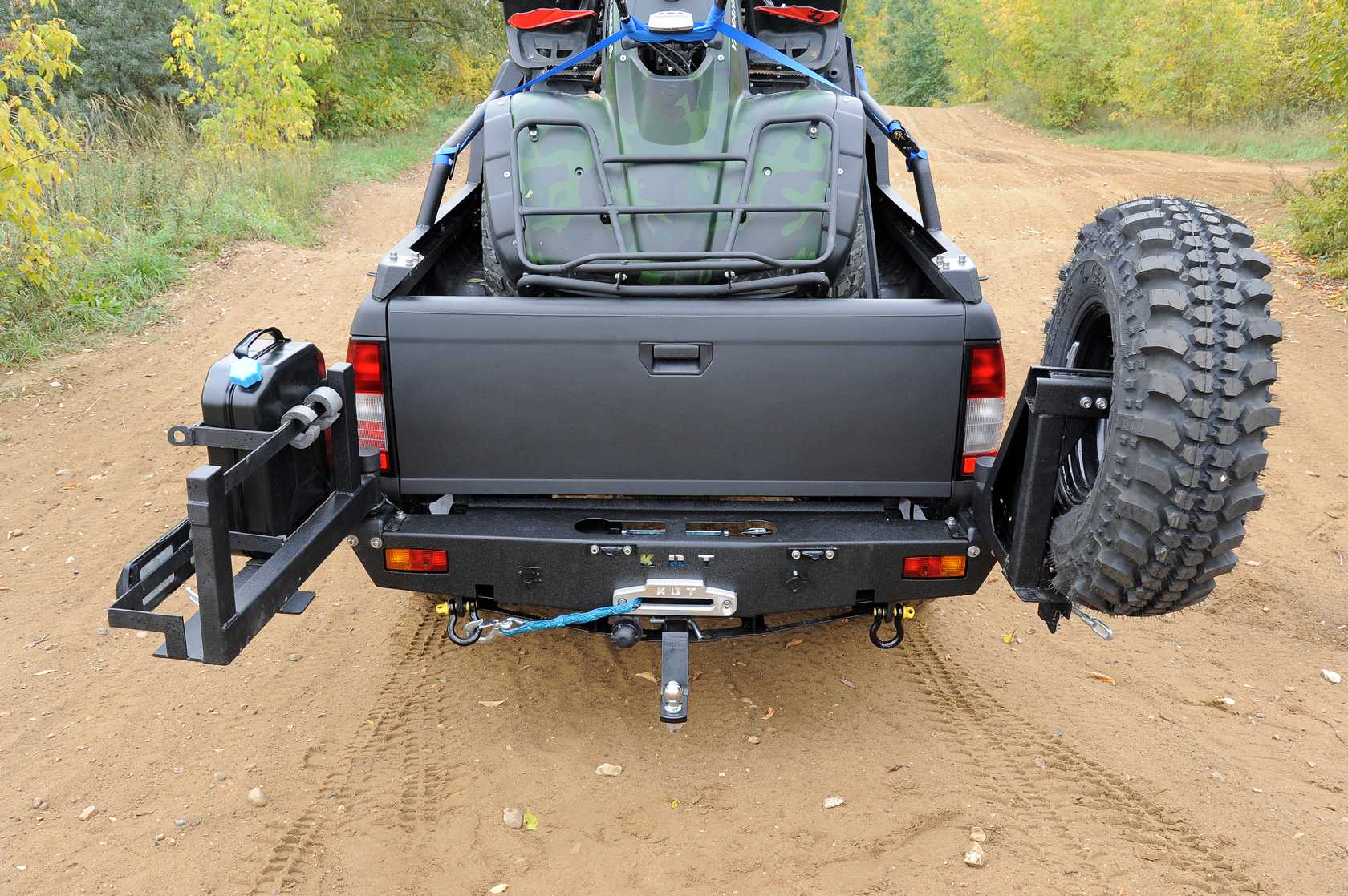 картинка Бампер задний KDT для Nissan NP-300