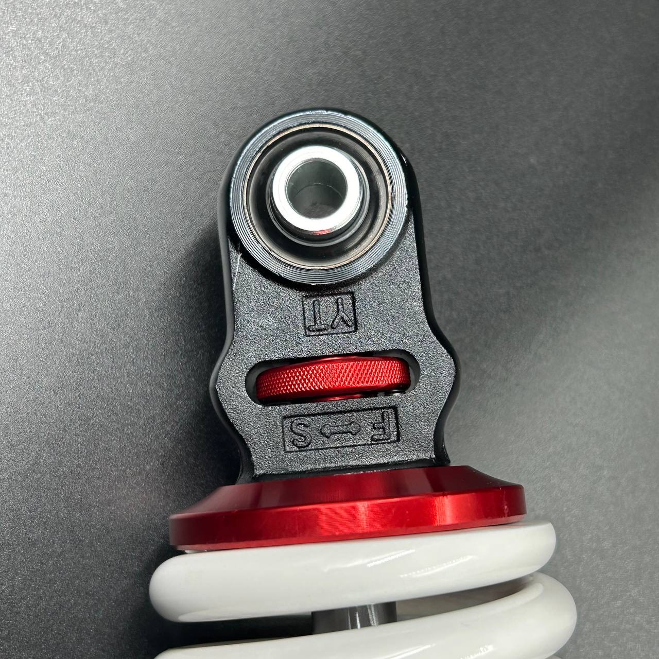 картинка Амортизатор задний CFM 800, X8, Z8 (5BWA-060500) (ZIBO)