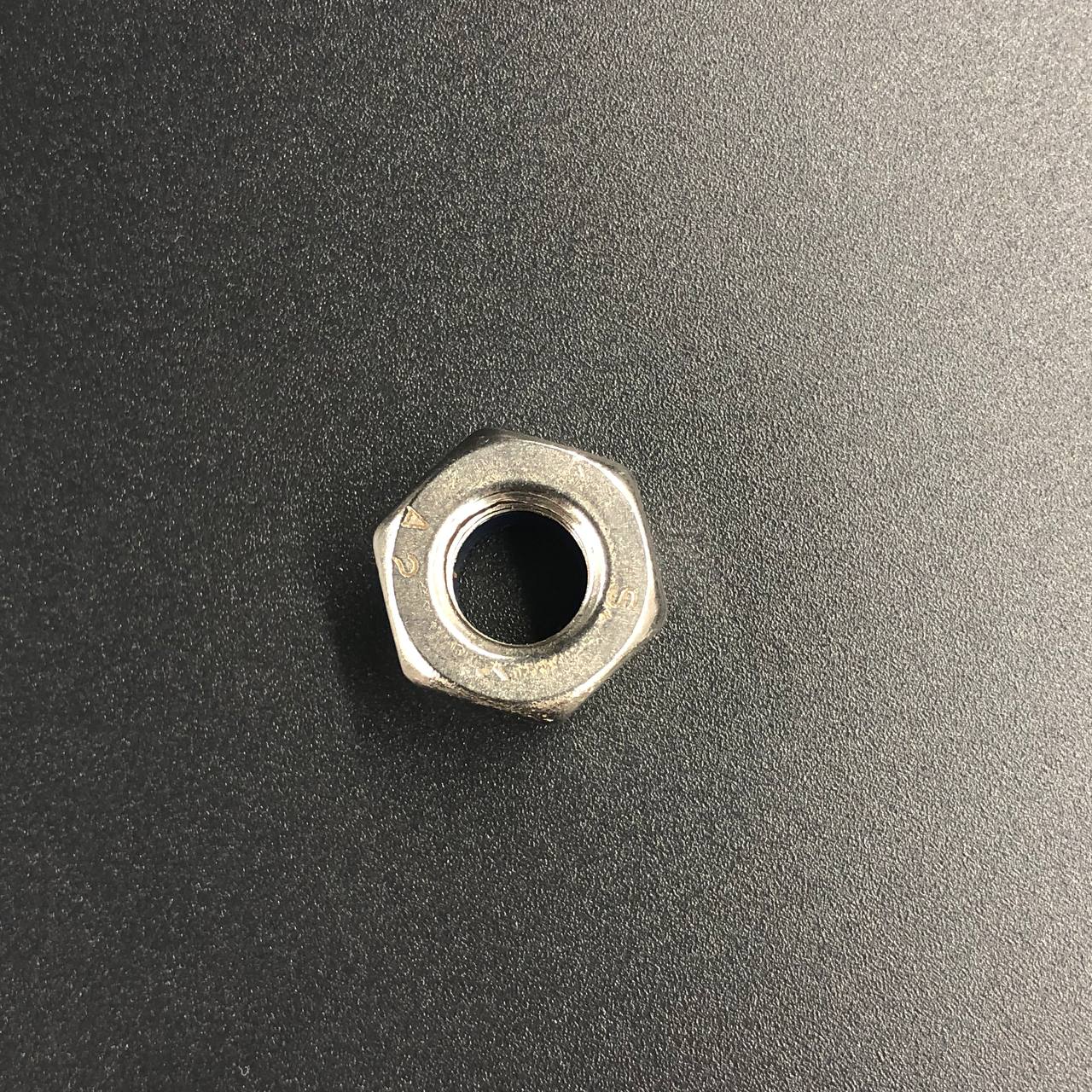 картинка Гайка гребного винта MERCURY 6-15лс (М10) (Omax)