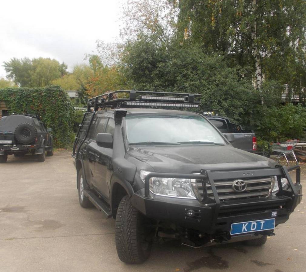 картинка Передний силовой бампер II поколения - Toyota Land Cruiser 200.