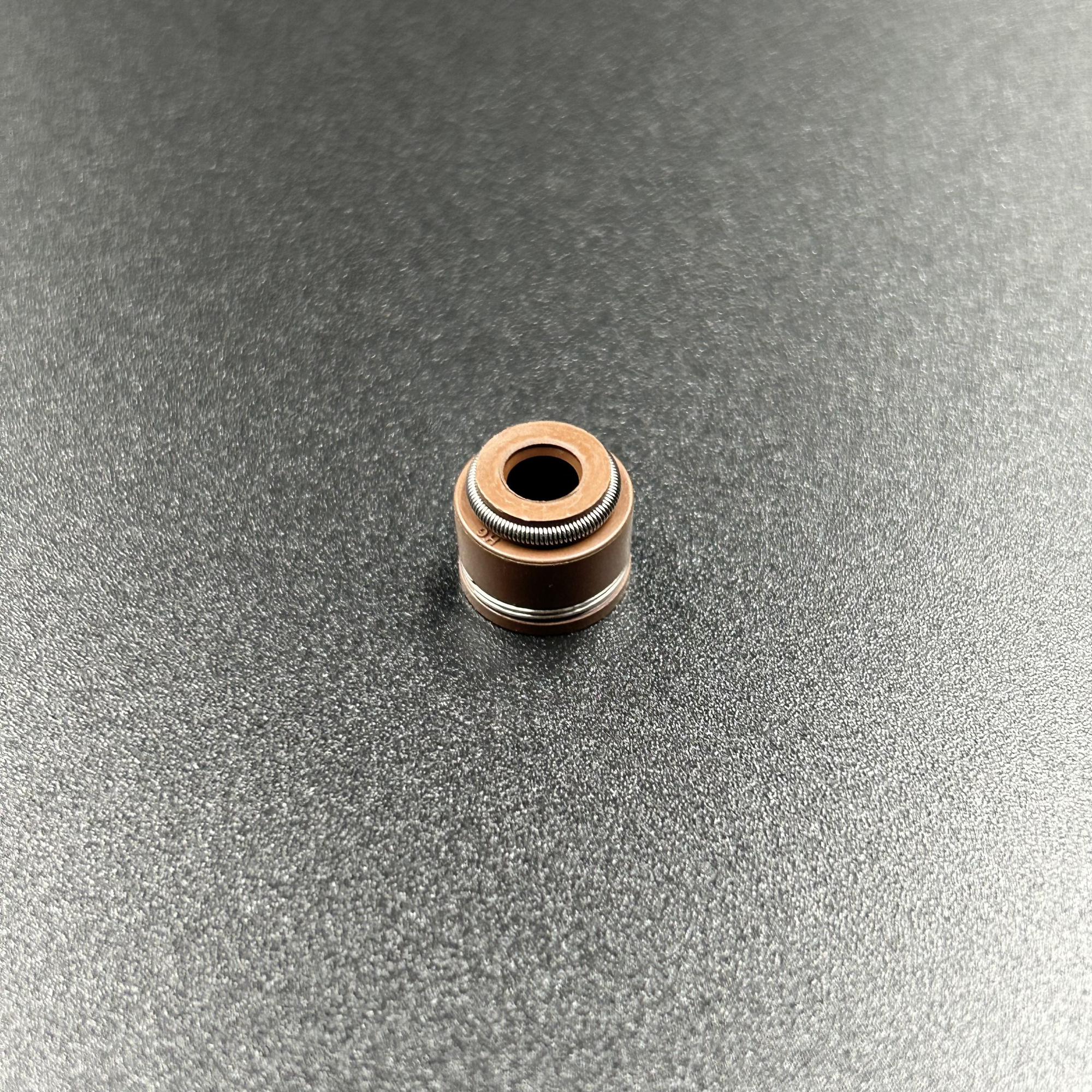 картинка Маслосъемный колпачек CFM X5/X6/X8 (ZIBO)