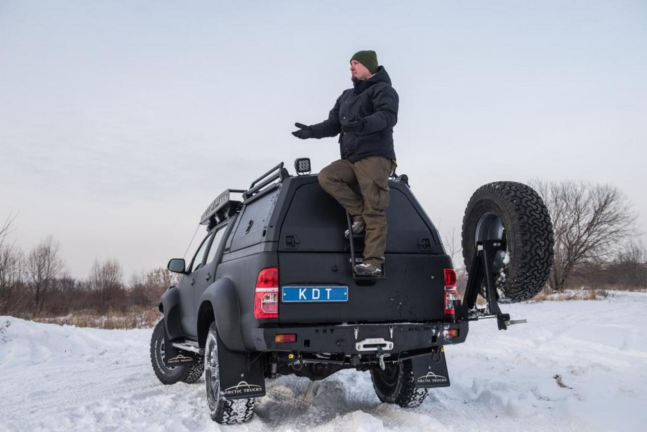 картинка Лестница КDT для Toyota Hilux большая, алюминиевая