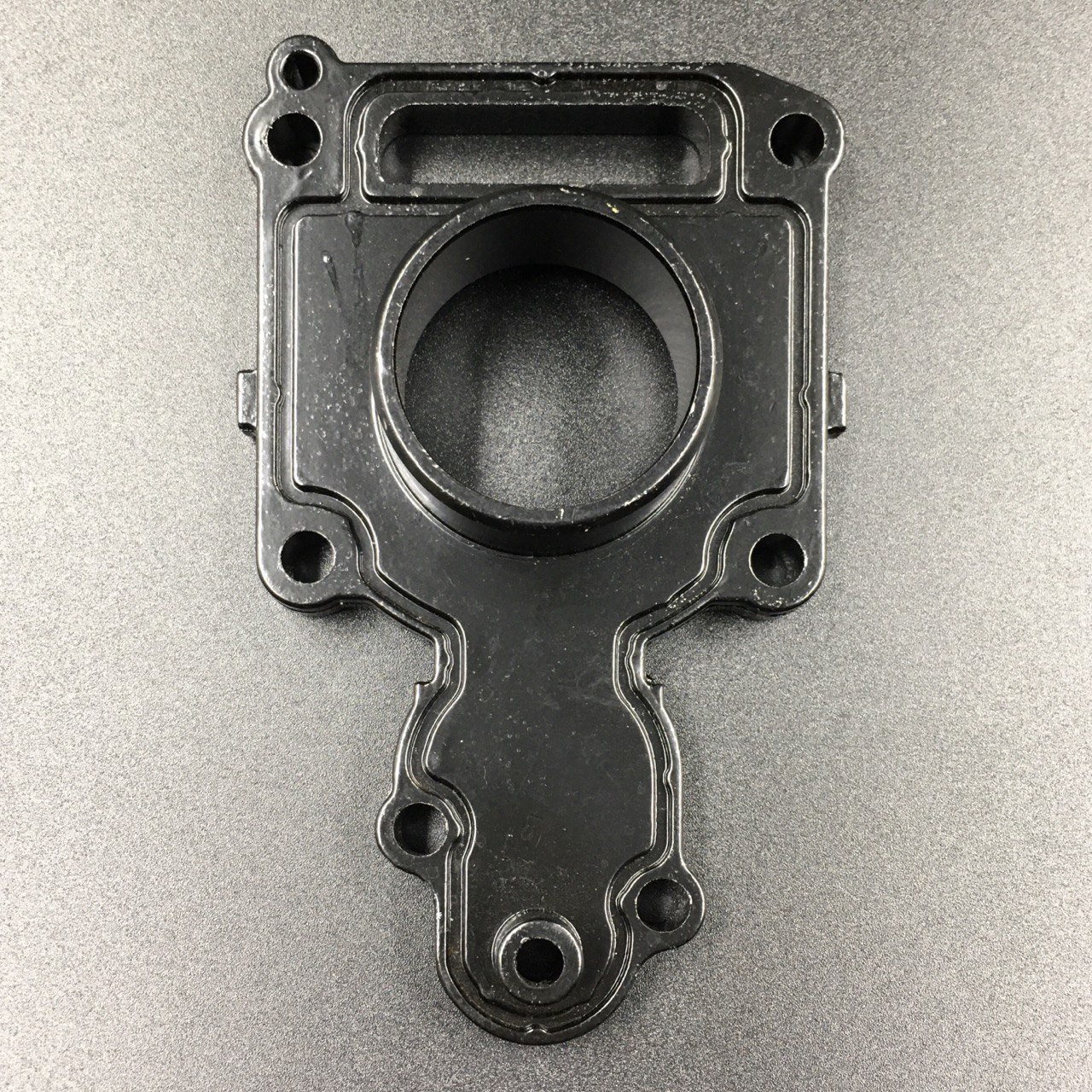 Основание помпы охлаждения Yamaha 25-30, F20-25 (PREMARINE)