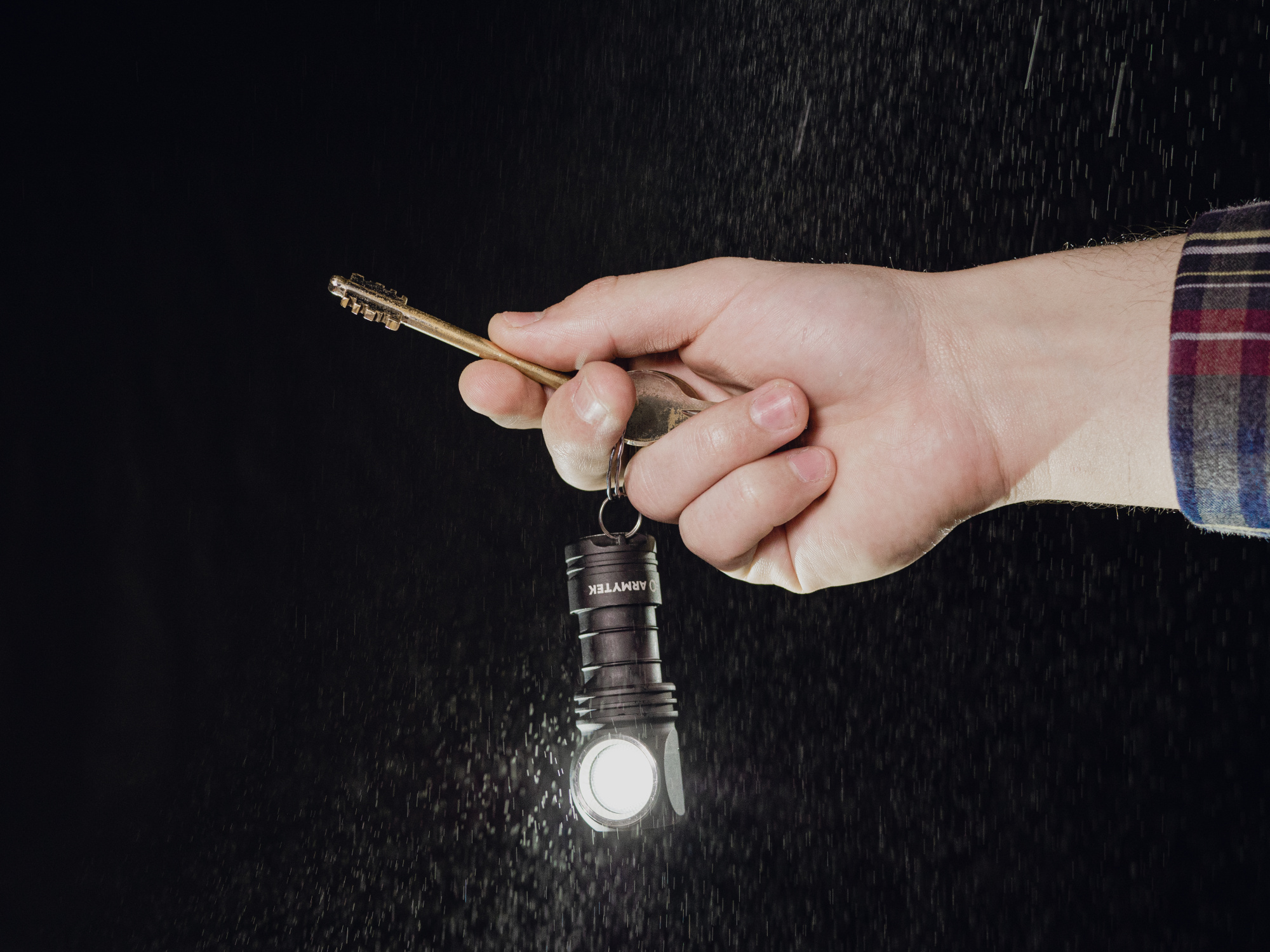 картинка Фонарь Armytek Wizard C1 Pro Magnet USB Белый