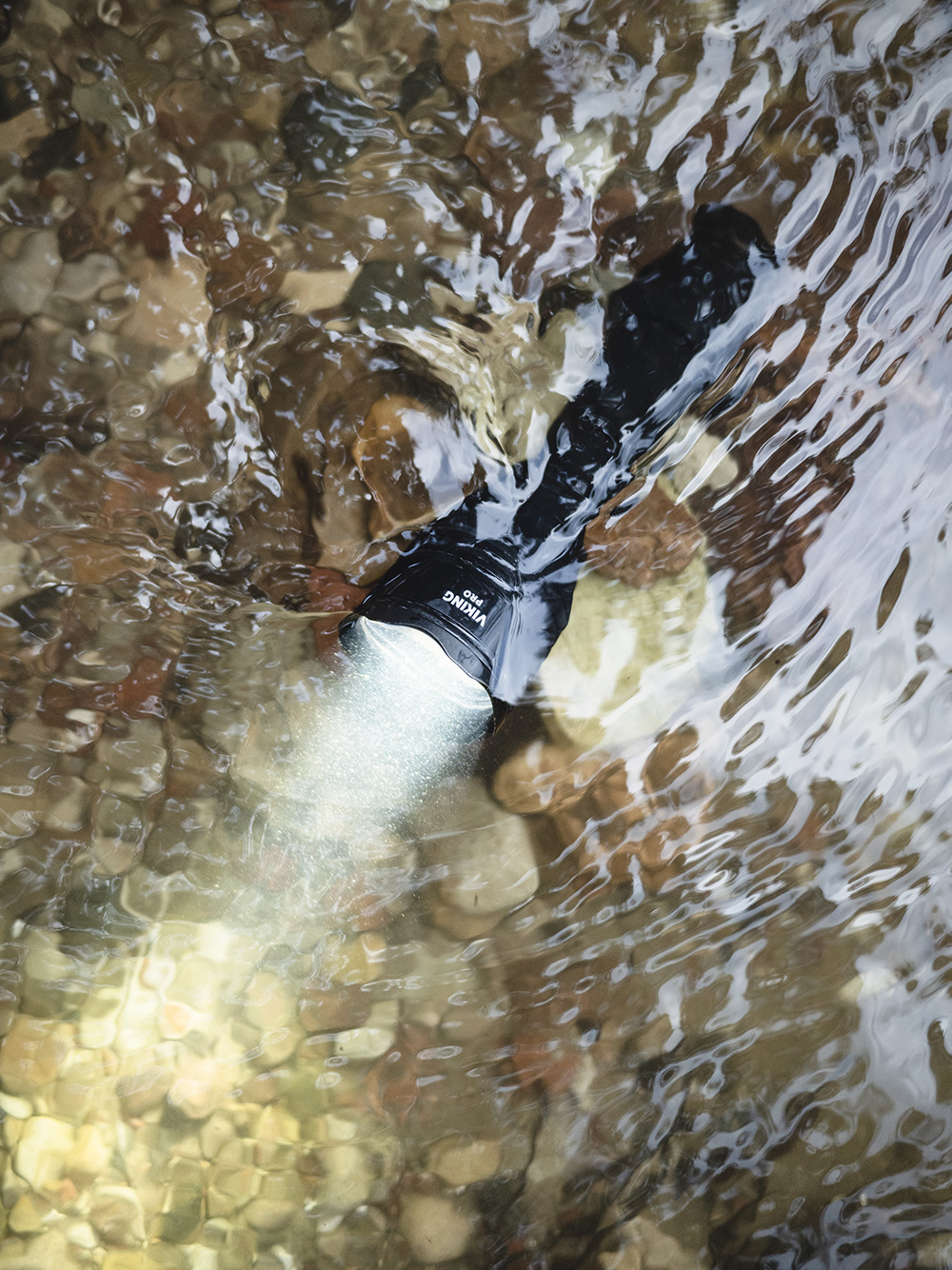 картинка Фонарь Armytek Viking Pro Magnet USB Warm