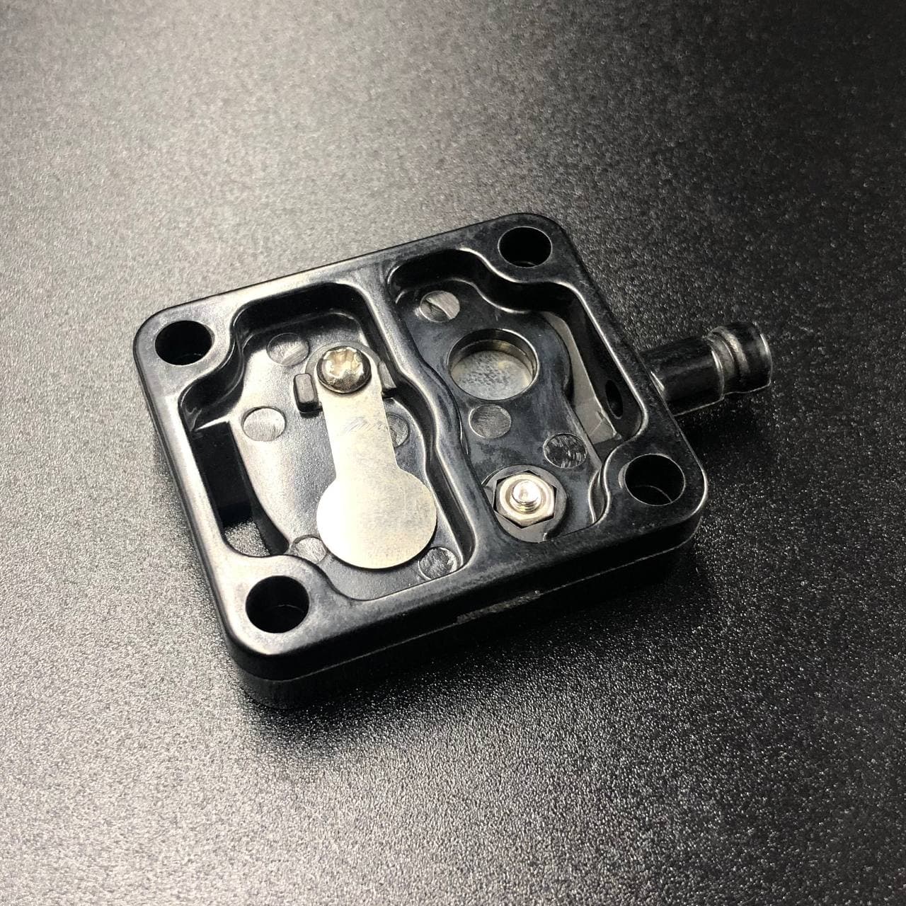 картинка Корпус топливного насоса Yamaha 9.9-50 (Omax)