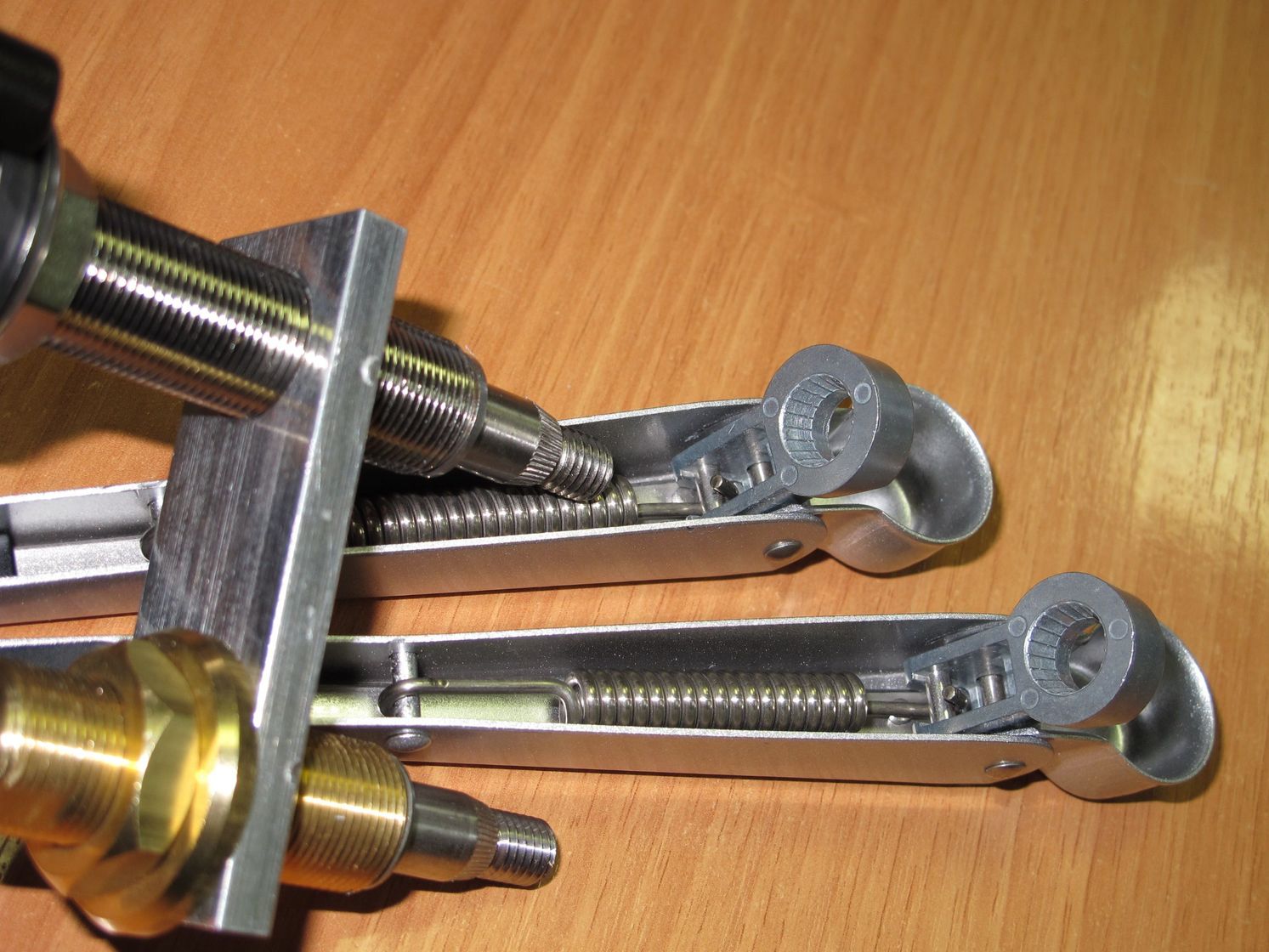 картинка Рычаг стеклоочистителя, регулируемый 470-550 мм