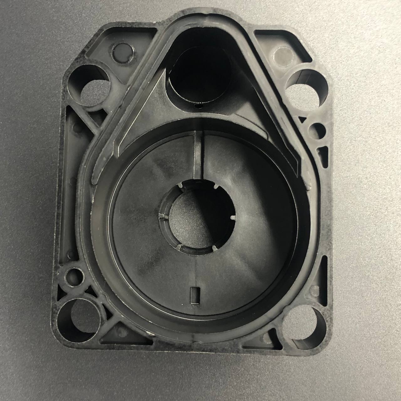 картинка Корпус помпы охлаждения Honda BF175-225 (Honda)