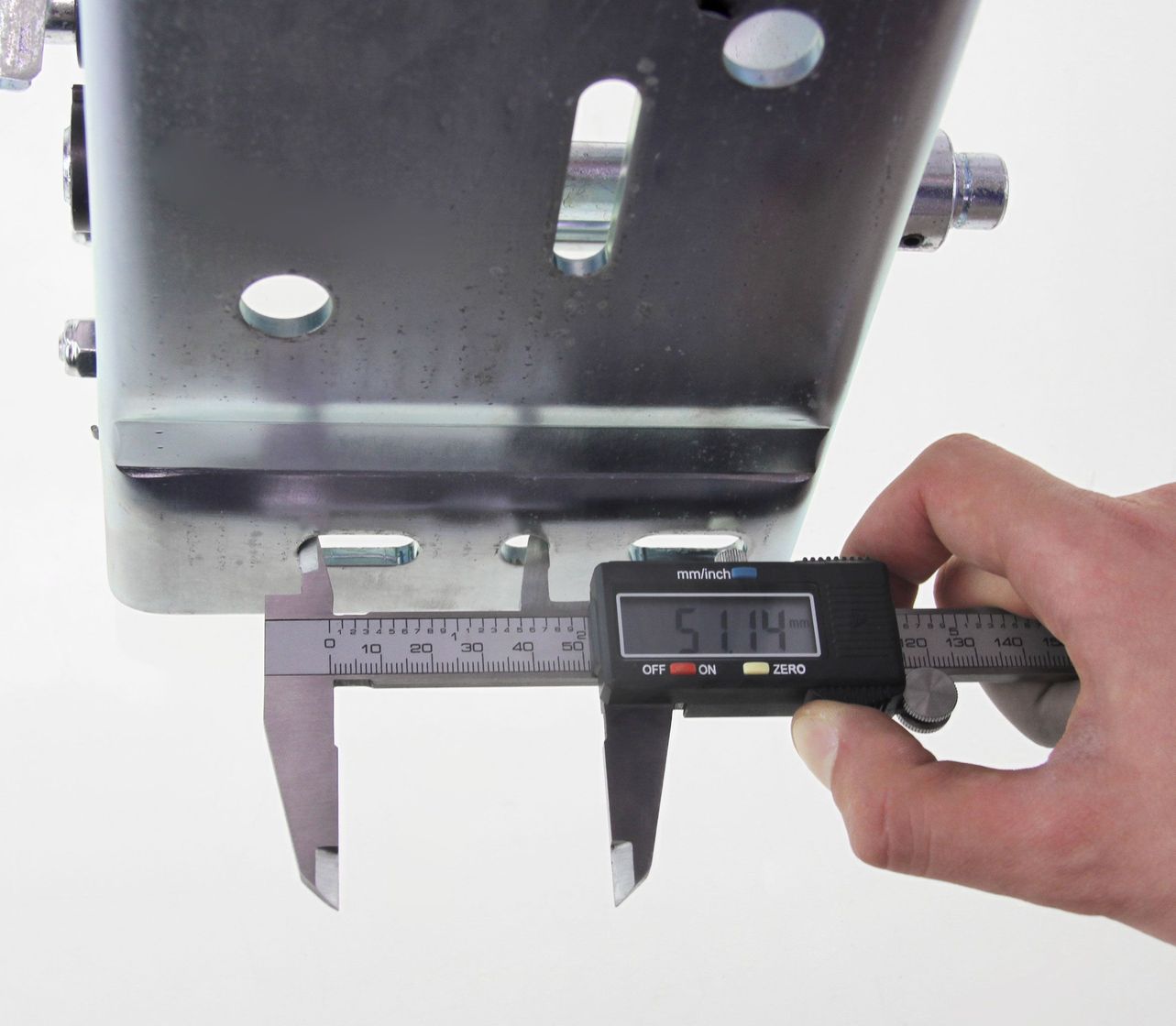 картинка Лебедка для прицепа 2500 lbs (1100 кг)