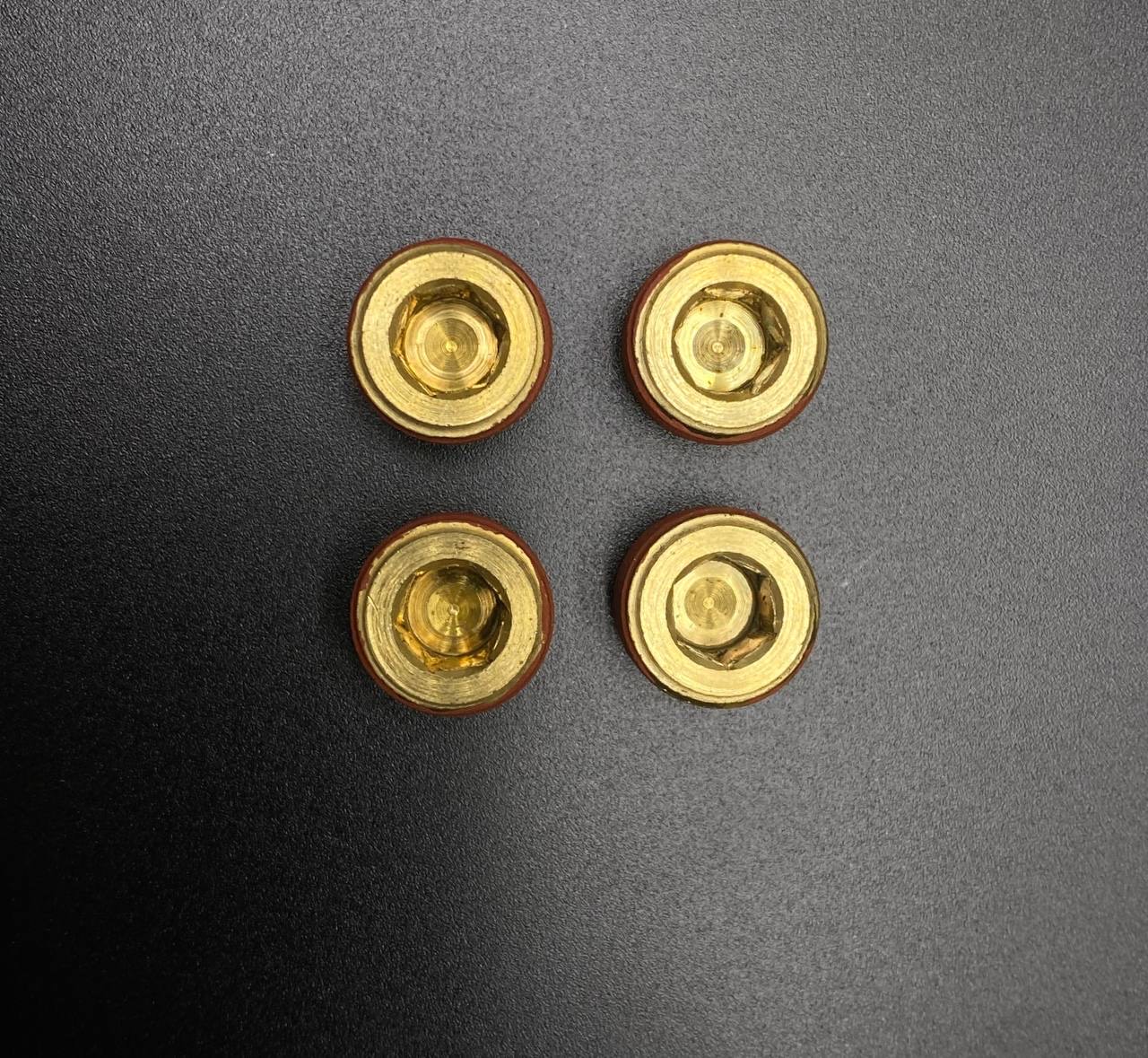 картинка Заглушка латунная на выпускное колено Mercruiser (22-73379) (Quicksilver)