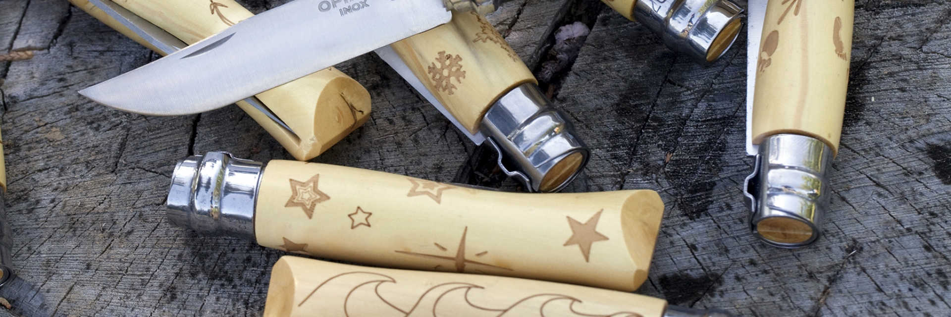 картинка Нож Opinel №7 Nature, нержавеющая сталь, рукоять самшит, гравировка звезды, 001549
