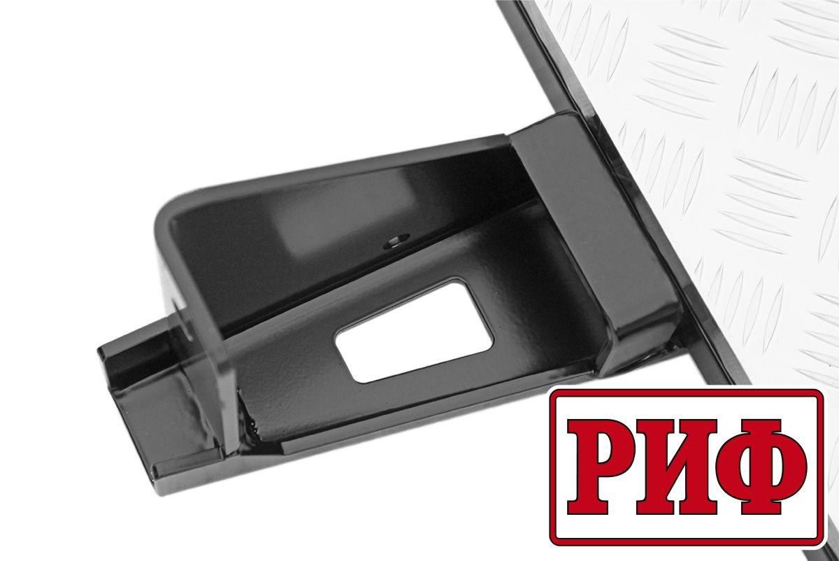 картинка Пороги силовые РИФ Toyota Fortuner 2015+