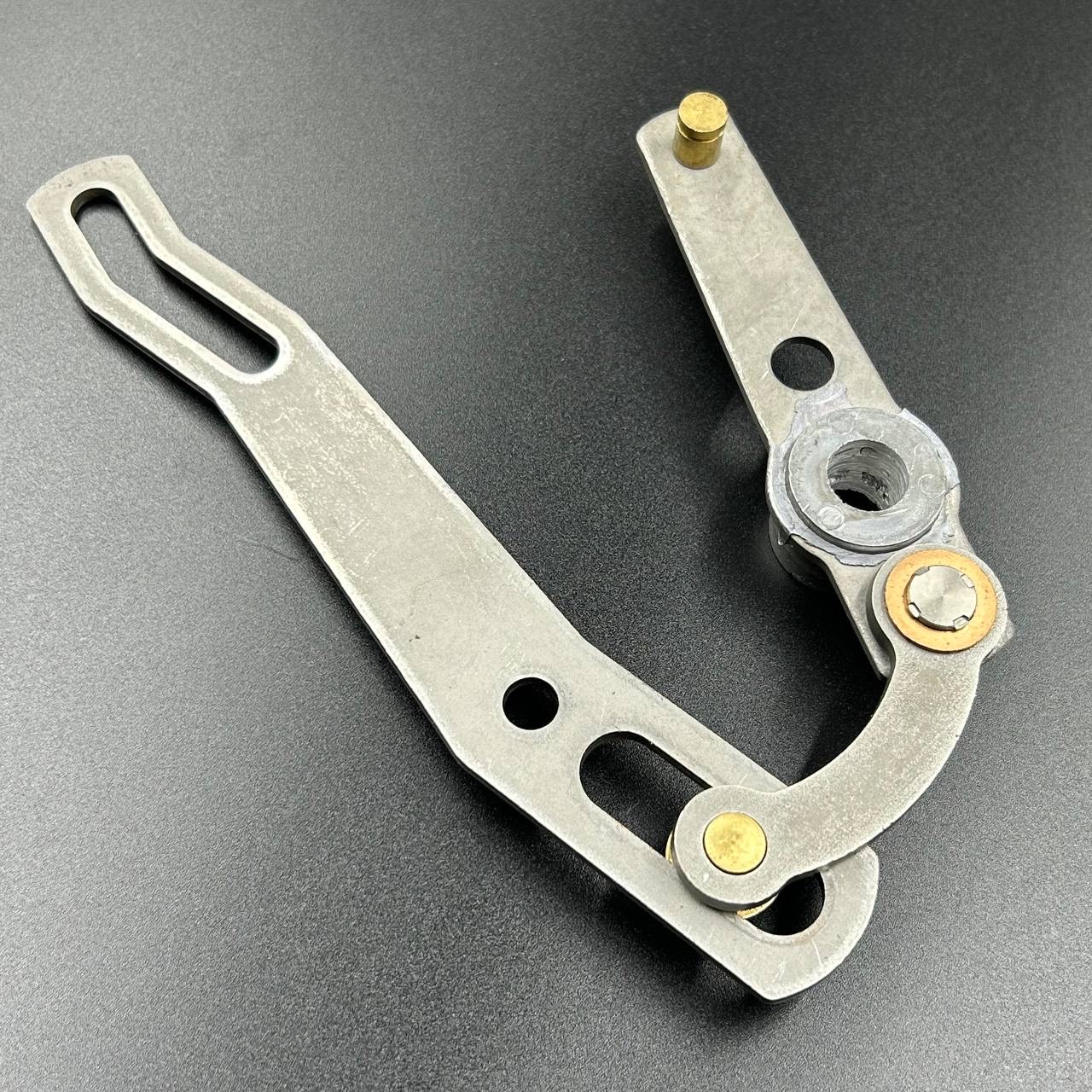 картинка Рычаг газа ДУ Y701, левый (толкающий)