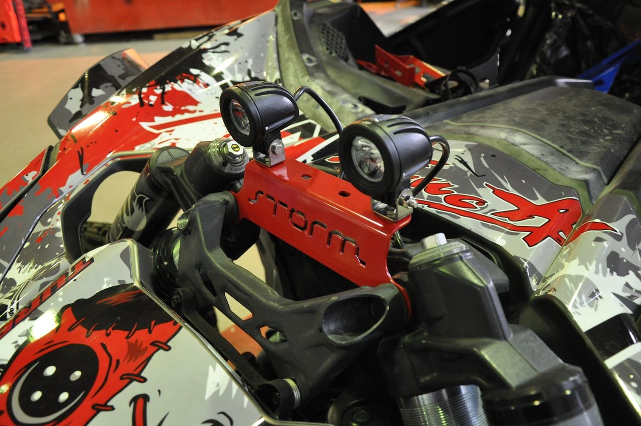 картинка Кронштейн фары на амортизаторы Can-Am (BRP) Maverick X3