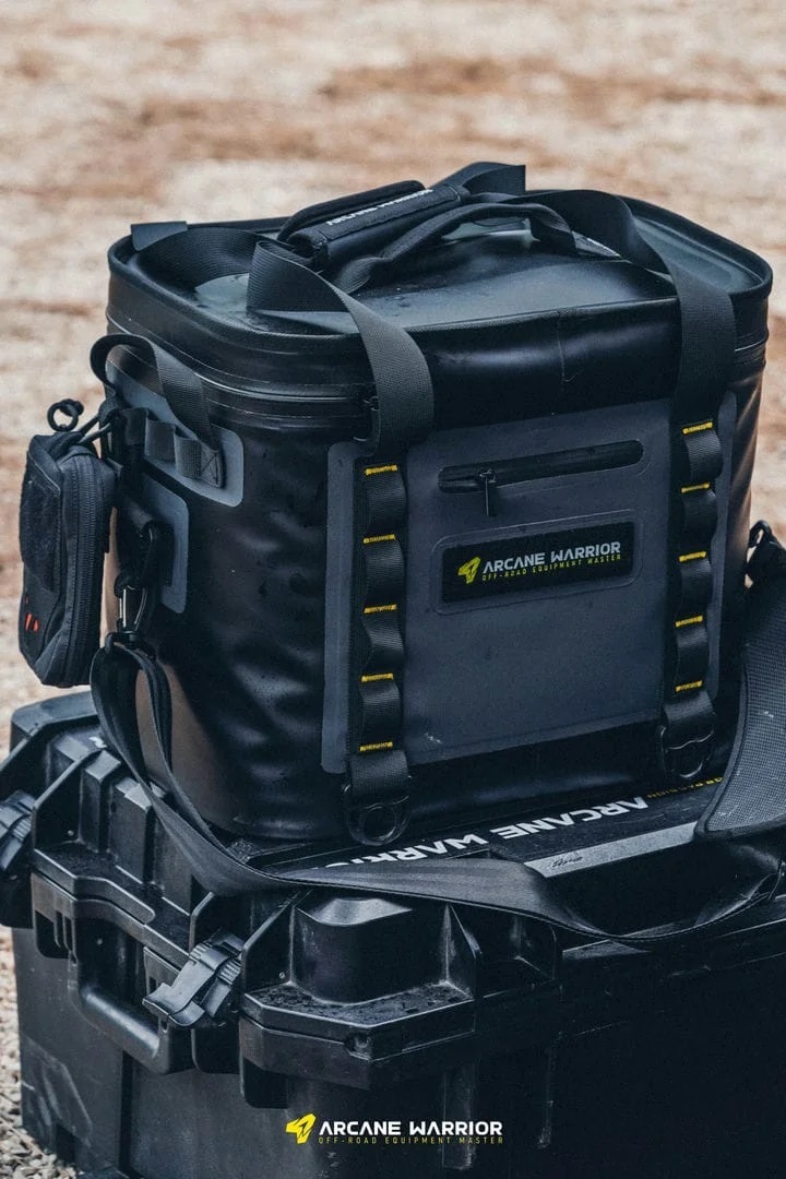 картинка Сумка-холодильник Arcane Warrior POSITION Outdoor Softshell Ice Pack