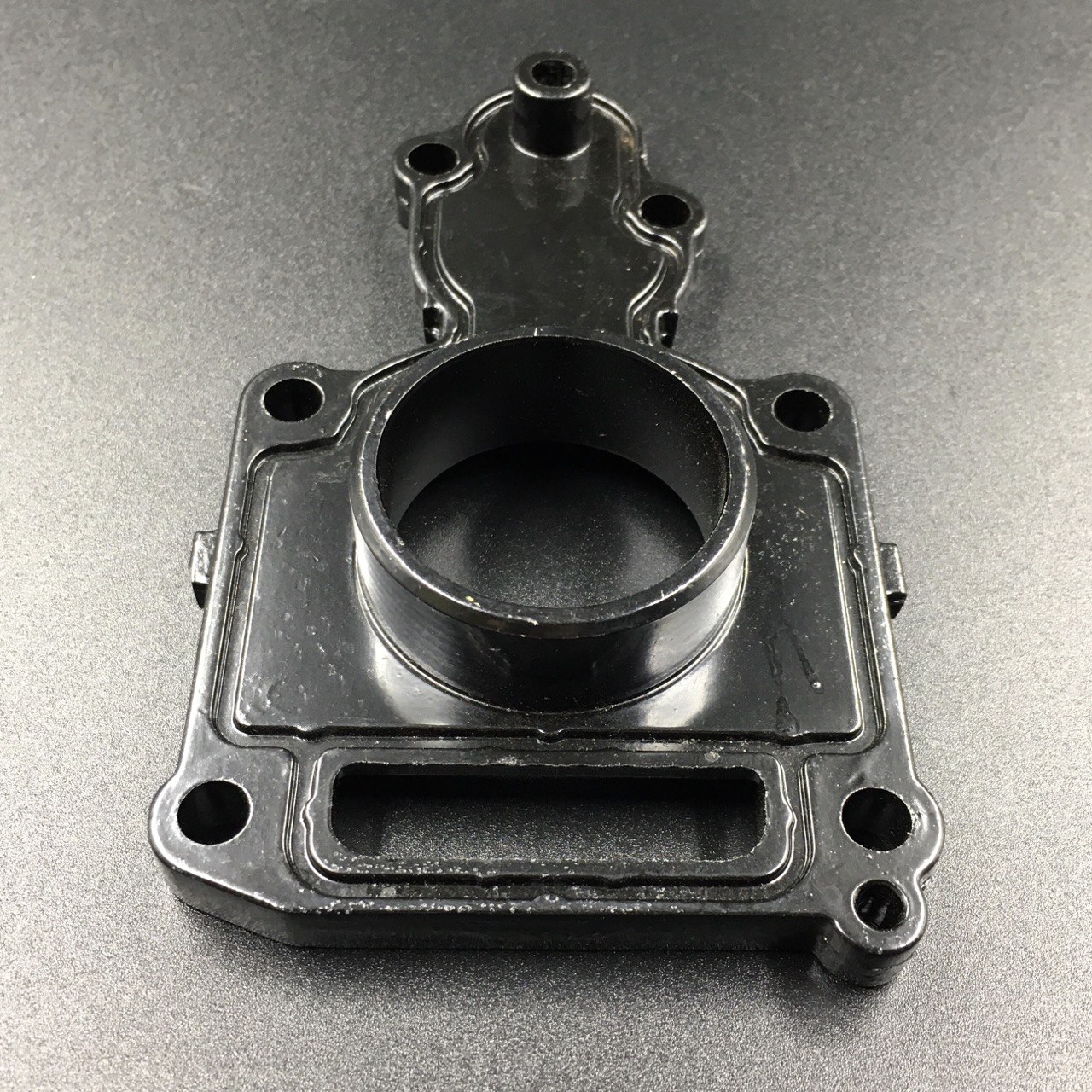 Основание помпы охлаждения Yamaha 25-30, F20-25 (PREMARINE)