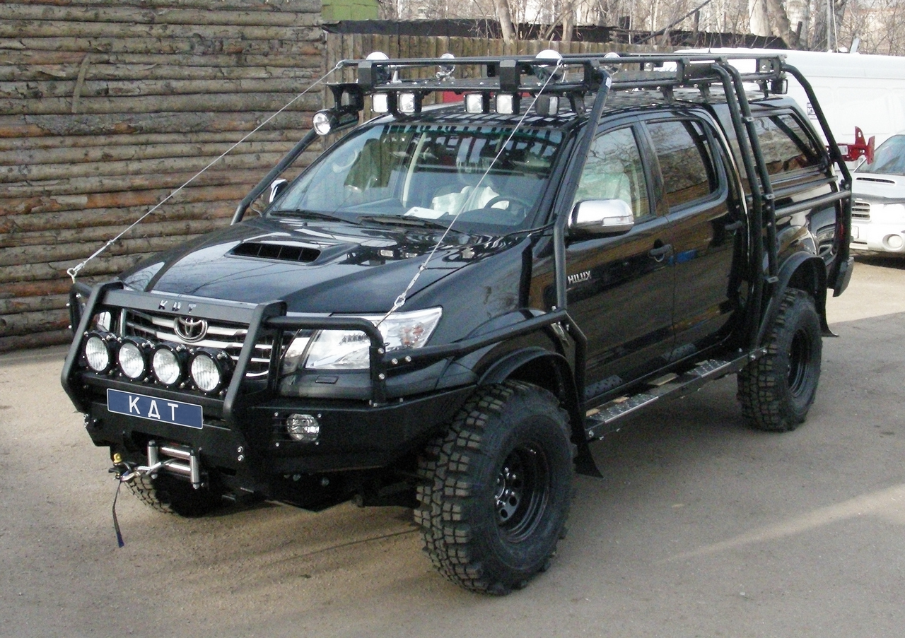 картинка Бампер передний KDT без кенгурина для Toyota Hilux III поколения лифт 50-75мм