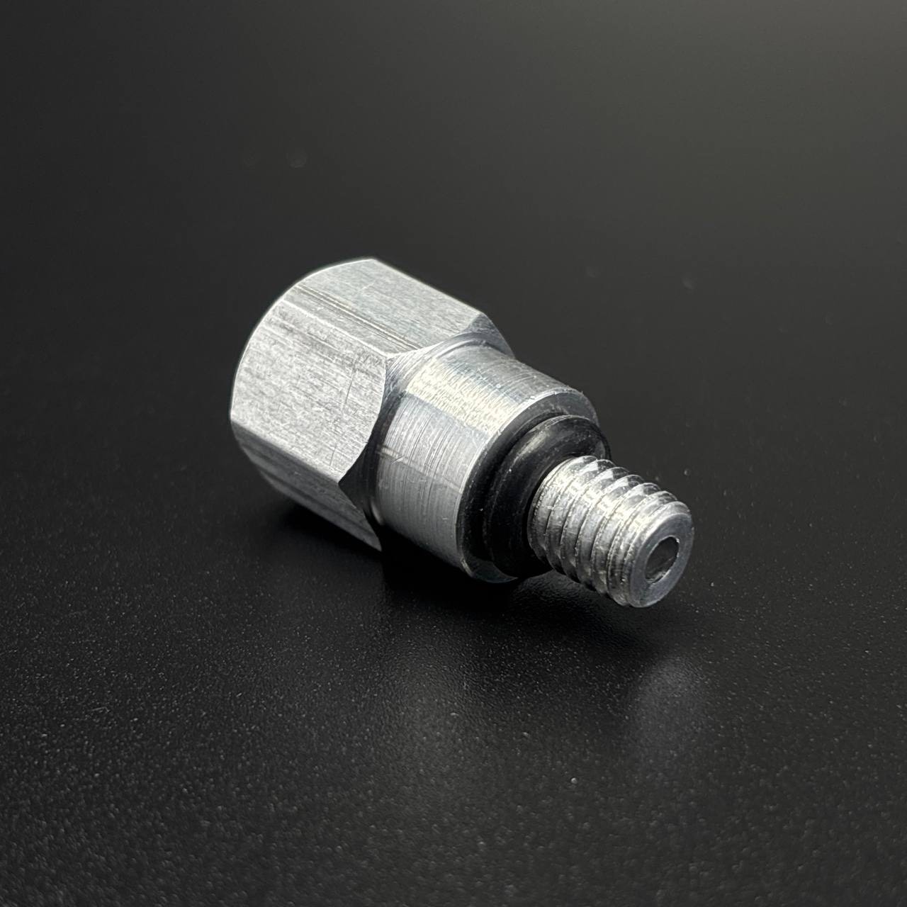 картинка Переходник для масляного насоса (91-883704Q03) (Quicksilver)