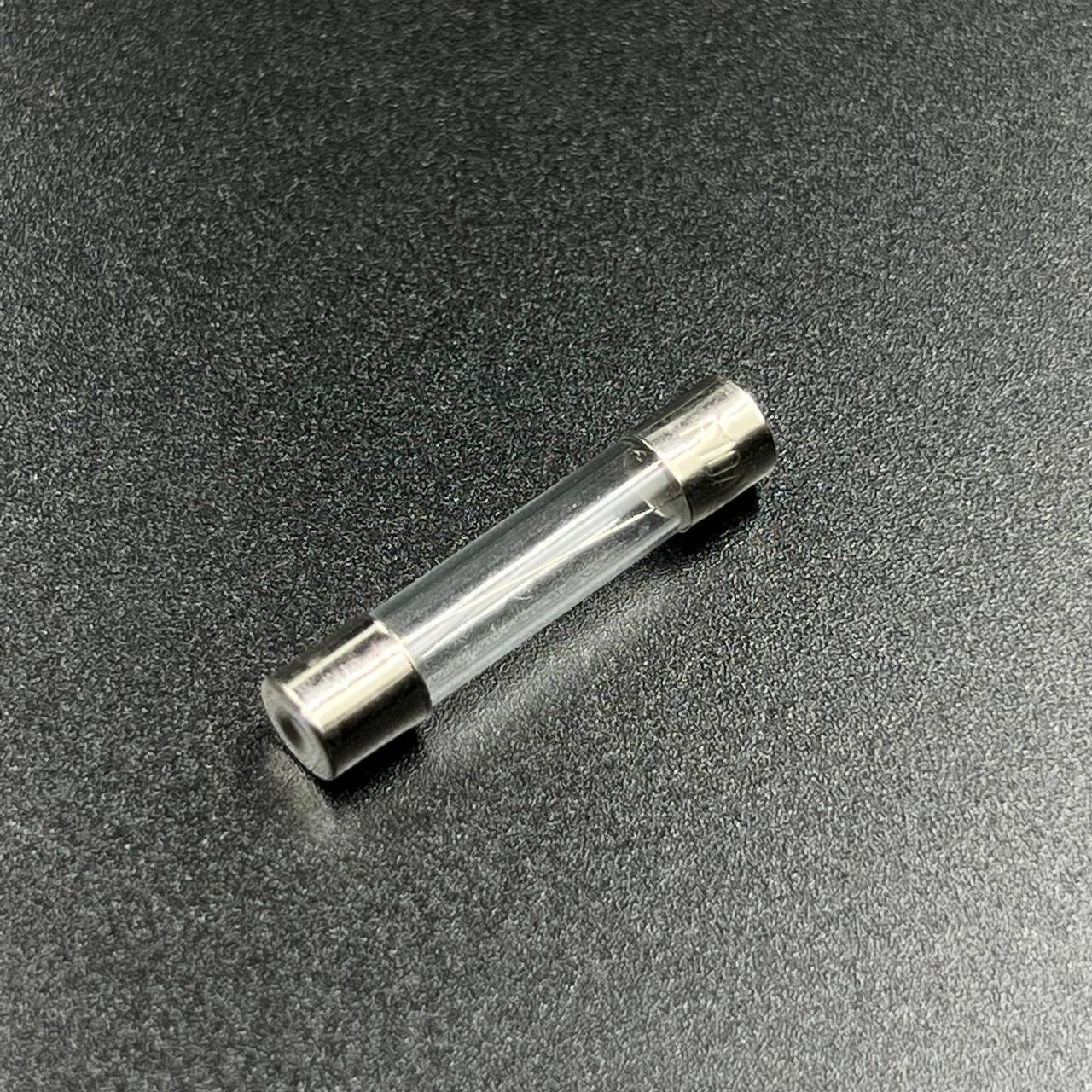 картинка Предохранитель Yamaha 4-250, F8-20 (10A) (PREMARINE)