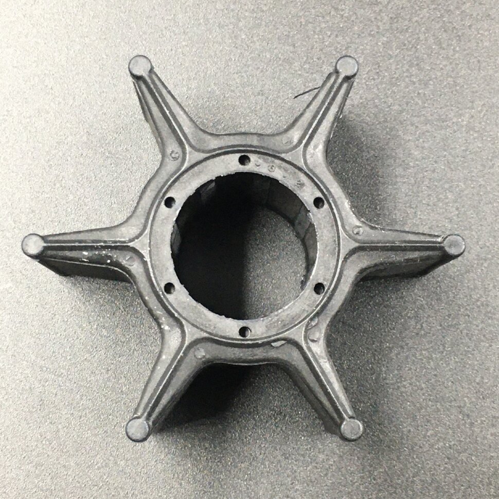 картинка Крыльчатка помпы охлаждения Yamaha 75-90 (Yamaha)