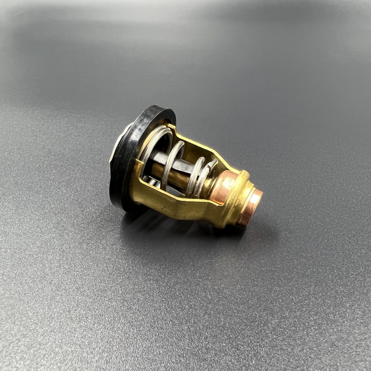 картинка Термостат Suzuki DF90-300, DF70-90 71℃ (KACAWA)