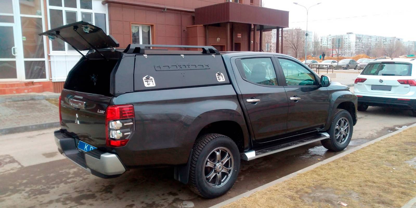 картинка Кунг алюминиевый для Mitsubishi L200 (с 2015 г.в.) 3 двери, неокрашенный — KDT 1328L