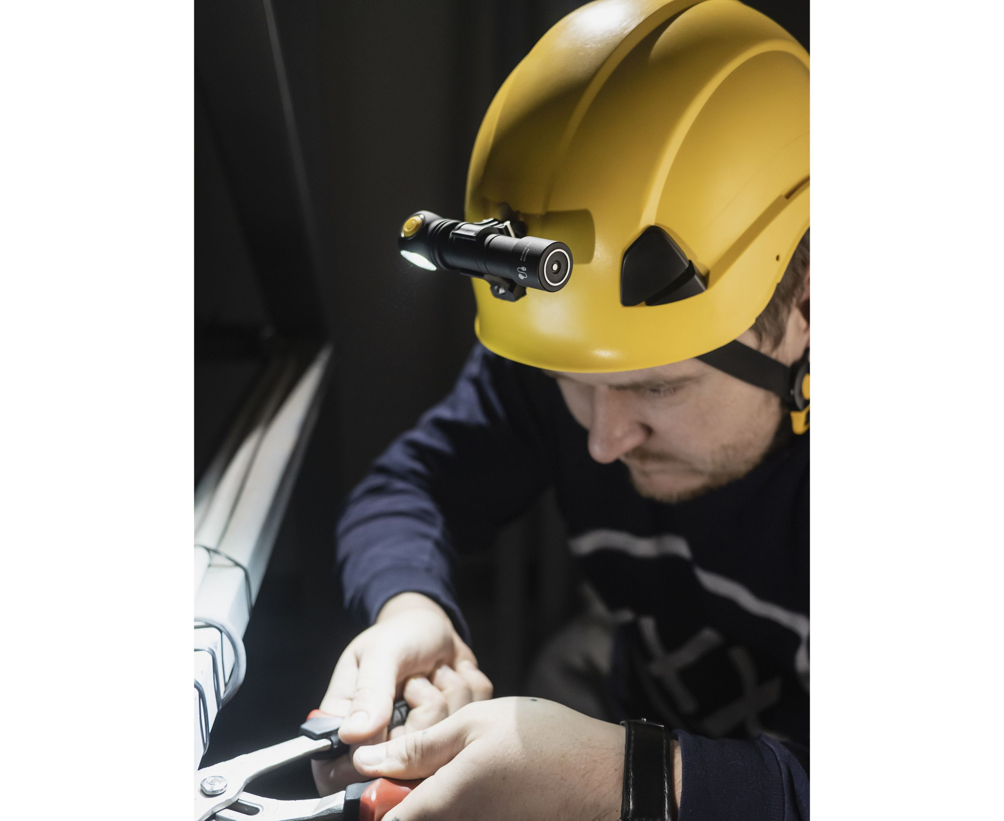 картинка Крепление на каску Armytek Hard Hat Mount AHM-03