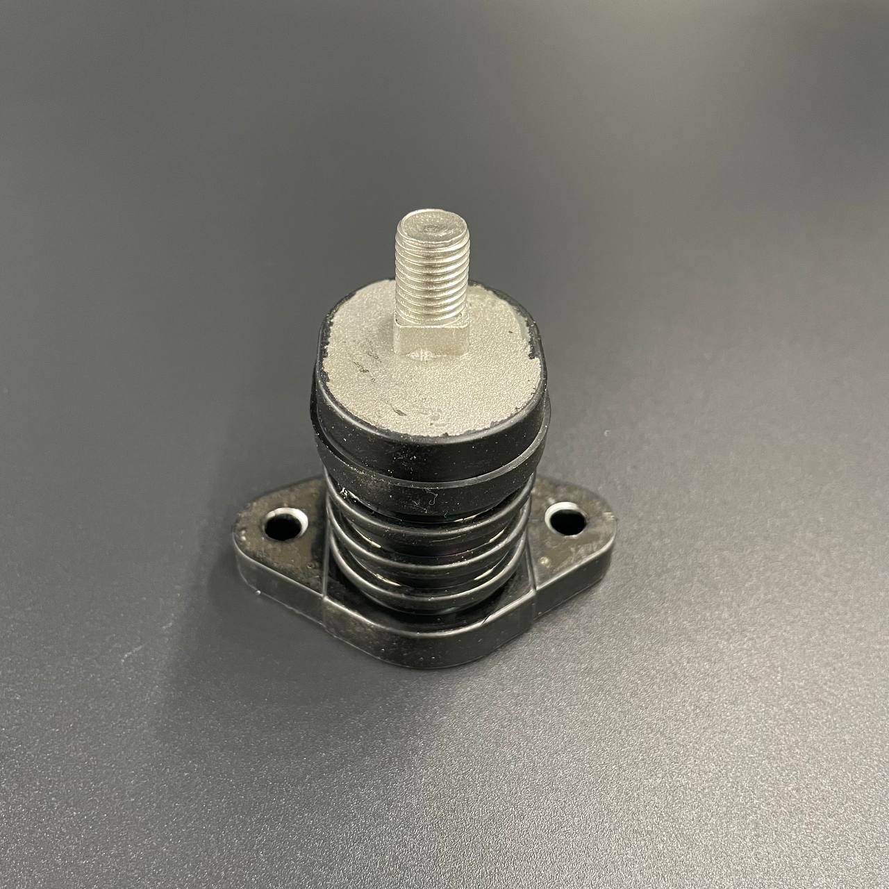 картинка Демпфер опорный резиновый Yamaha 20-30 (Верхний) (PREMARINE)