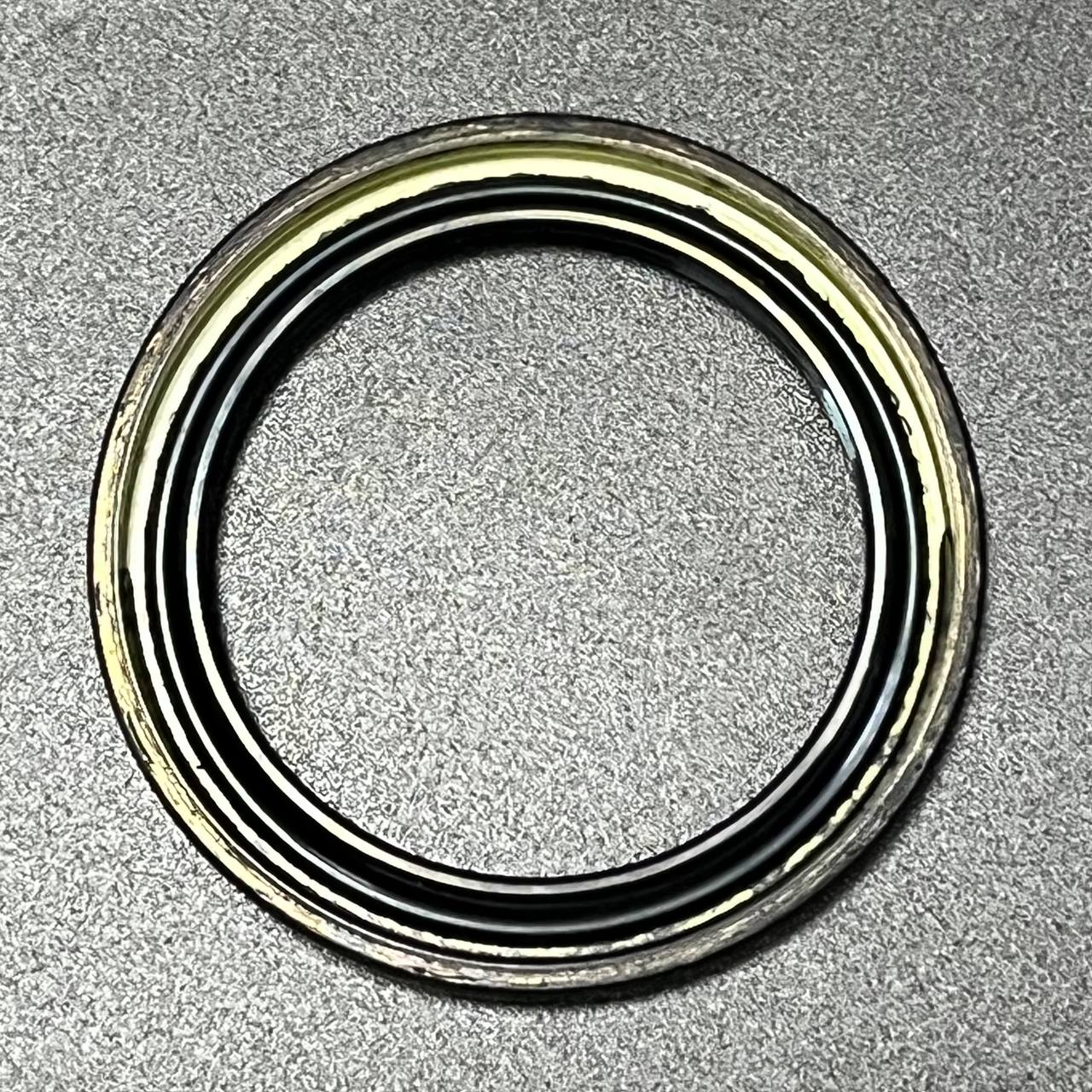 картинка Сальник Honda (91256-ZV5-004) (39.5x52x6) (Honda)