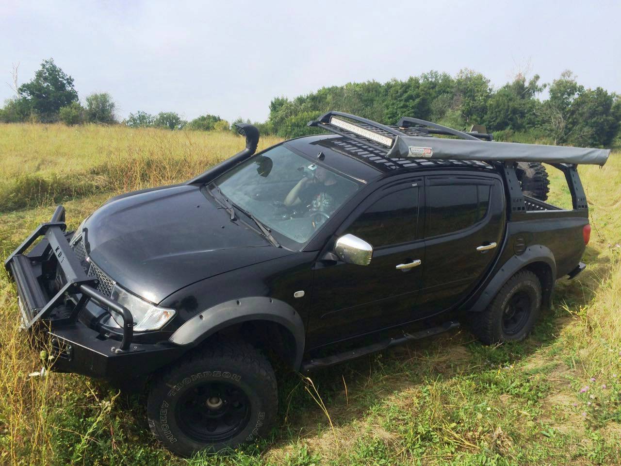 картинка Бампер передний KDT силовой со съемным кенгурином для Mitsubishi L200 Triton