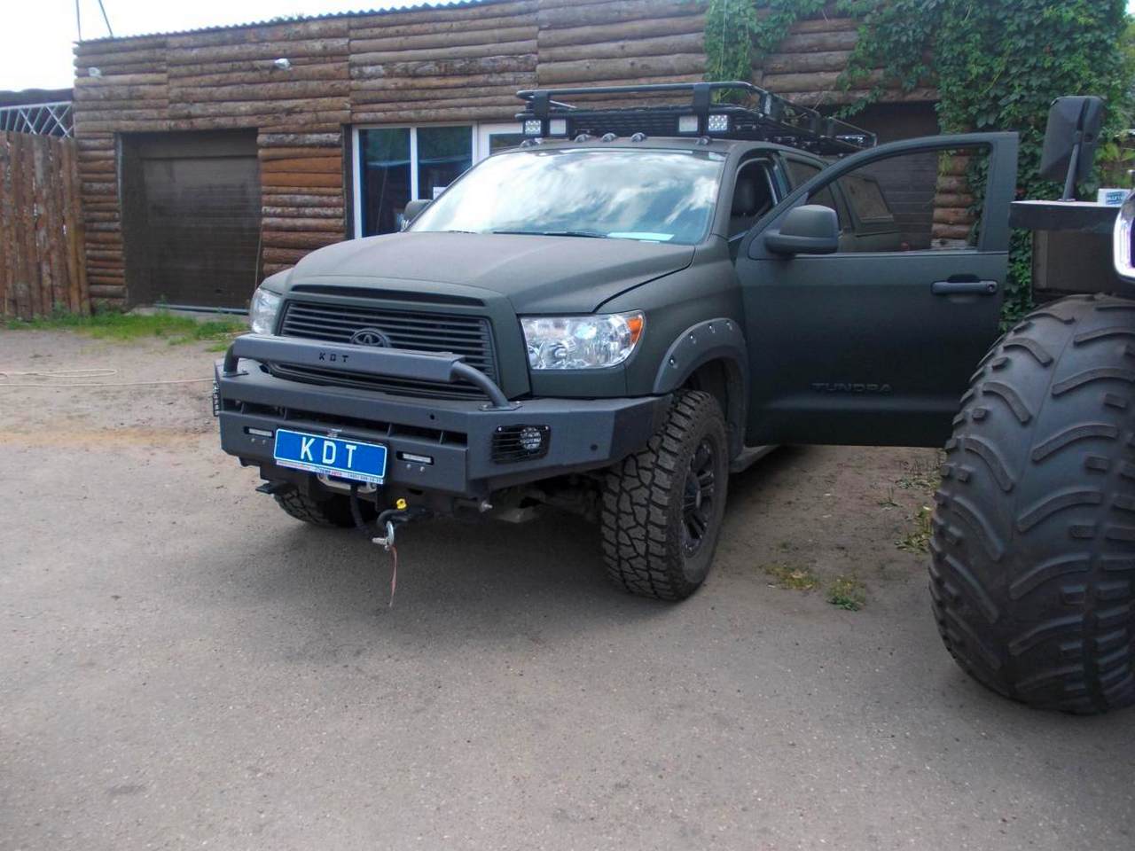 картинка Бампер передний KDT с местами под штатные ПТФ III поколения Tundra