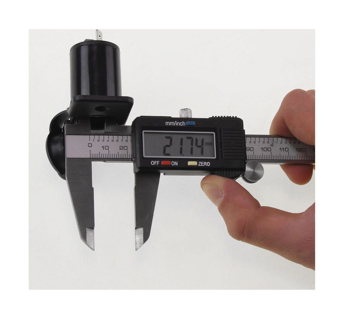 картинка Разъем прикуривателя со штекером 12 В