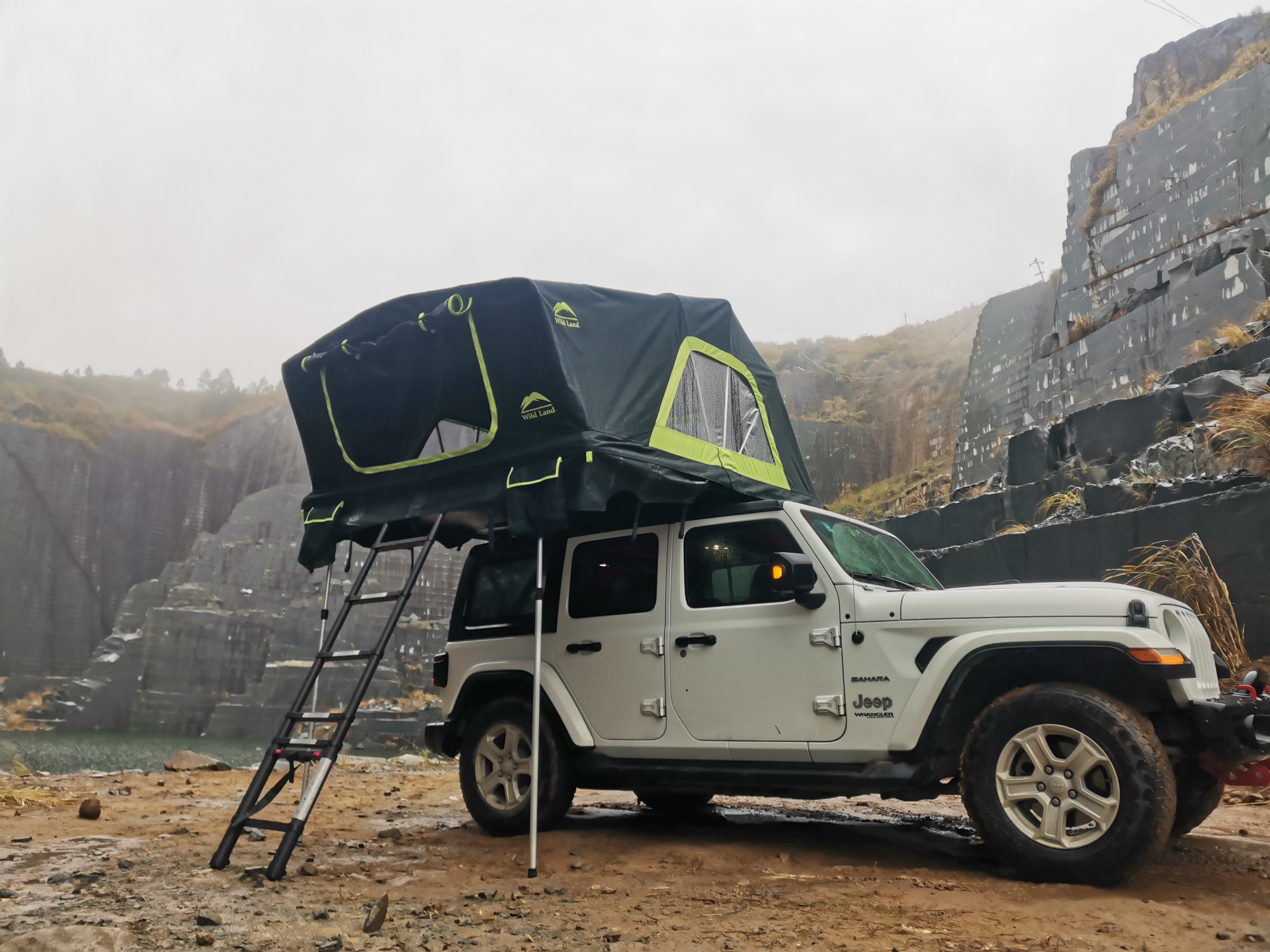 картинка Палатка на крышу автомобиля Wild Land Voyager 250