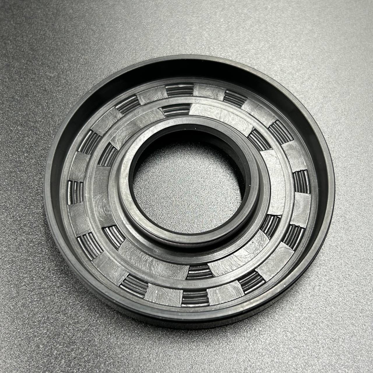 картинка Сальник коленвала (30x72x10) (KINETIX)