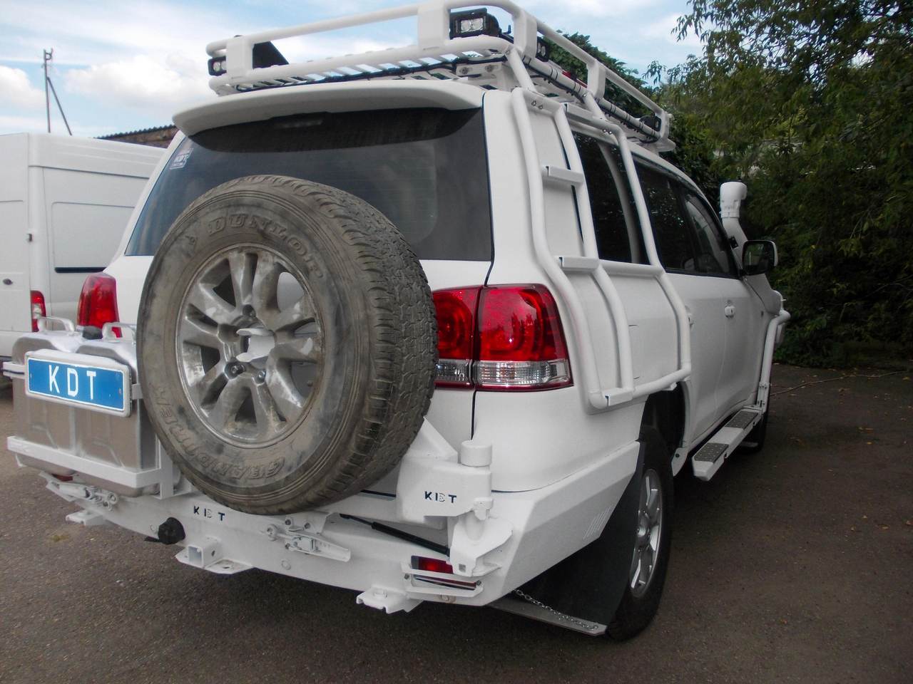 картинка Пороги силовые Toyota Land Cruiser 200 алюминиевые