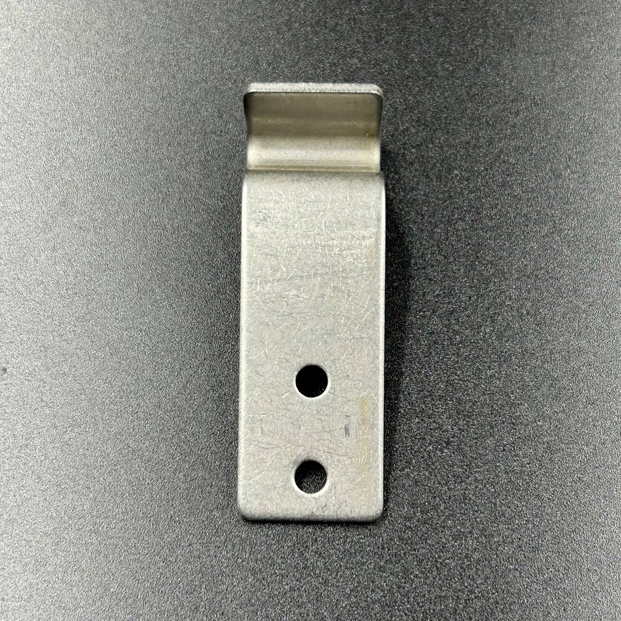 картинка Зацеп капота передний Yamaha 25-30 (YUELANG)