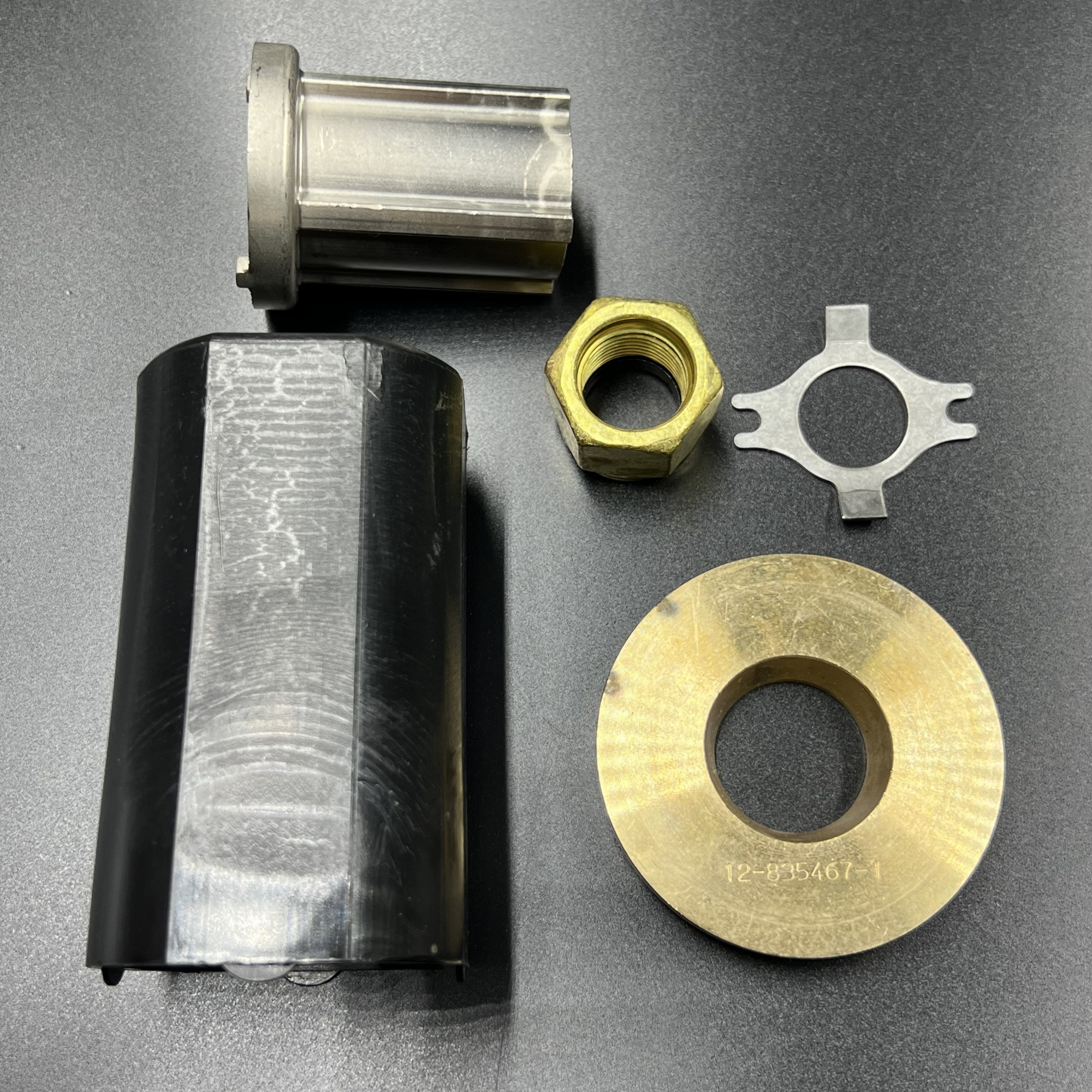 картинка Гребной винт Mercury Black Max (12-3/4х21R)