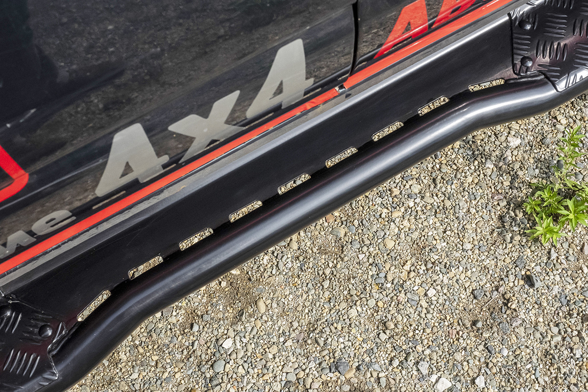 картинка Пороги РИФ силовые Toyota Hilux 1983-1997