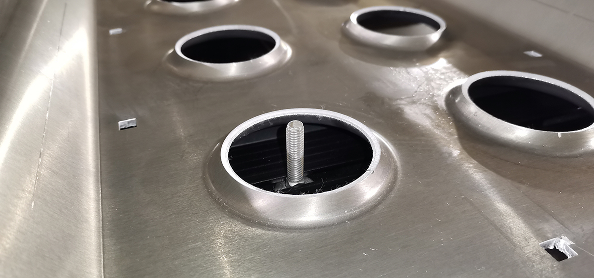 картинка Кронштейны для крепления сэнд-траков к алюминиевому багажнику (платформе) РИФ