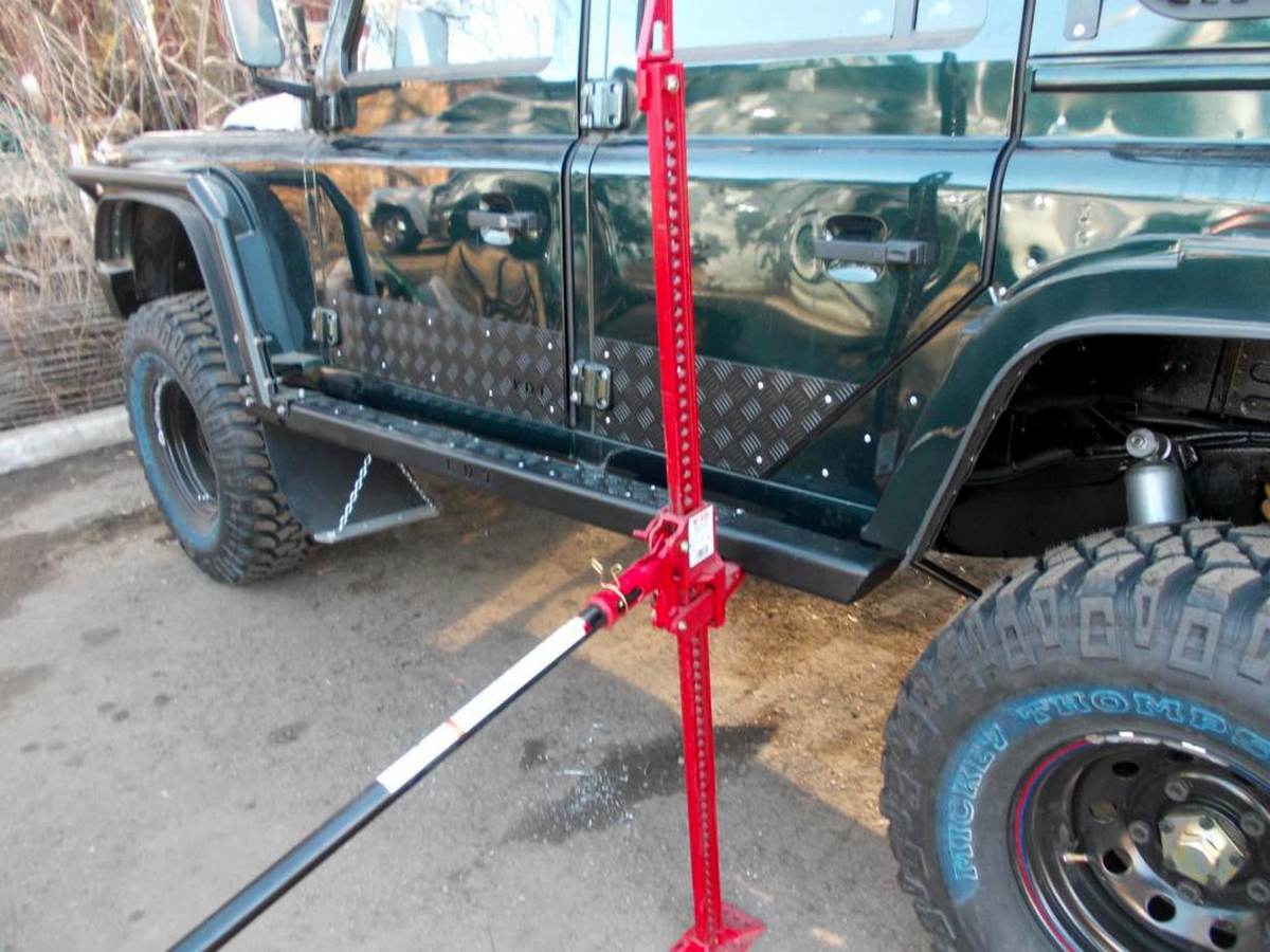 картинка Пороги силовые KDT алюминиевые Land Rover Defender 110 II поколения
