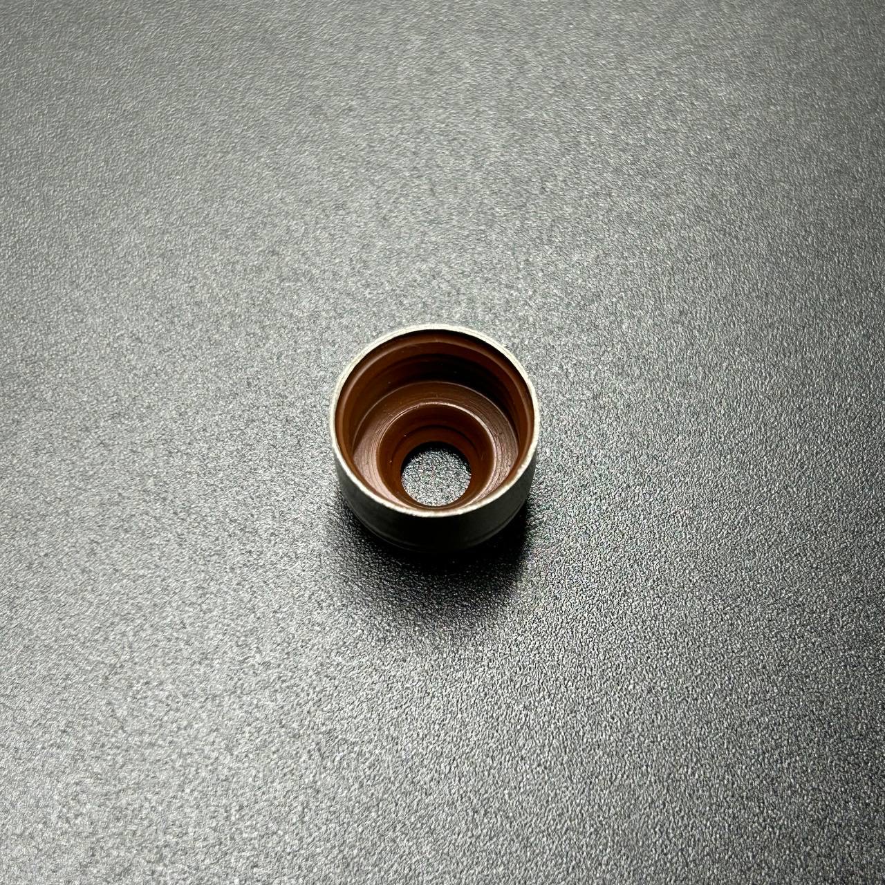 картинка Колпачок маслосъемный Honda 12210-PZ1-004(ВПУСК) (BF90-225) (PREMARINE)