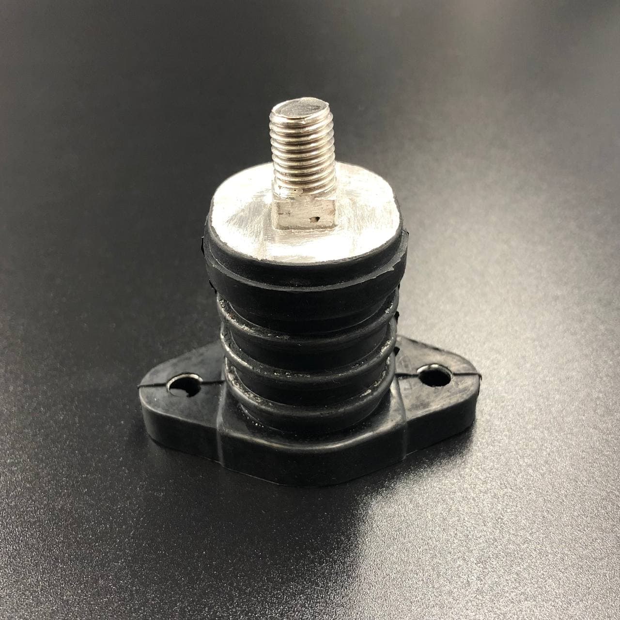 картинка Демпфер опорный резиновый Yamaha 20-30 (Верхний) (Omax)